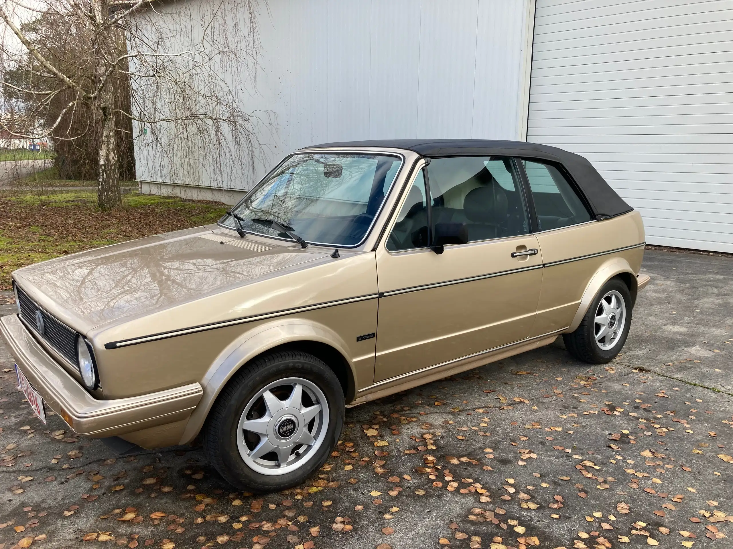 Volkswagen - Golf Cabriolet