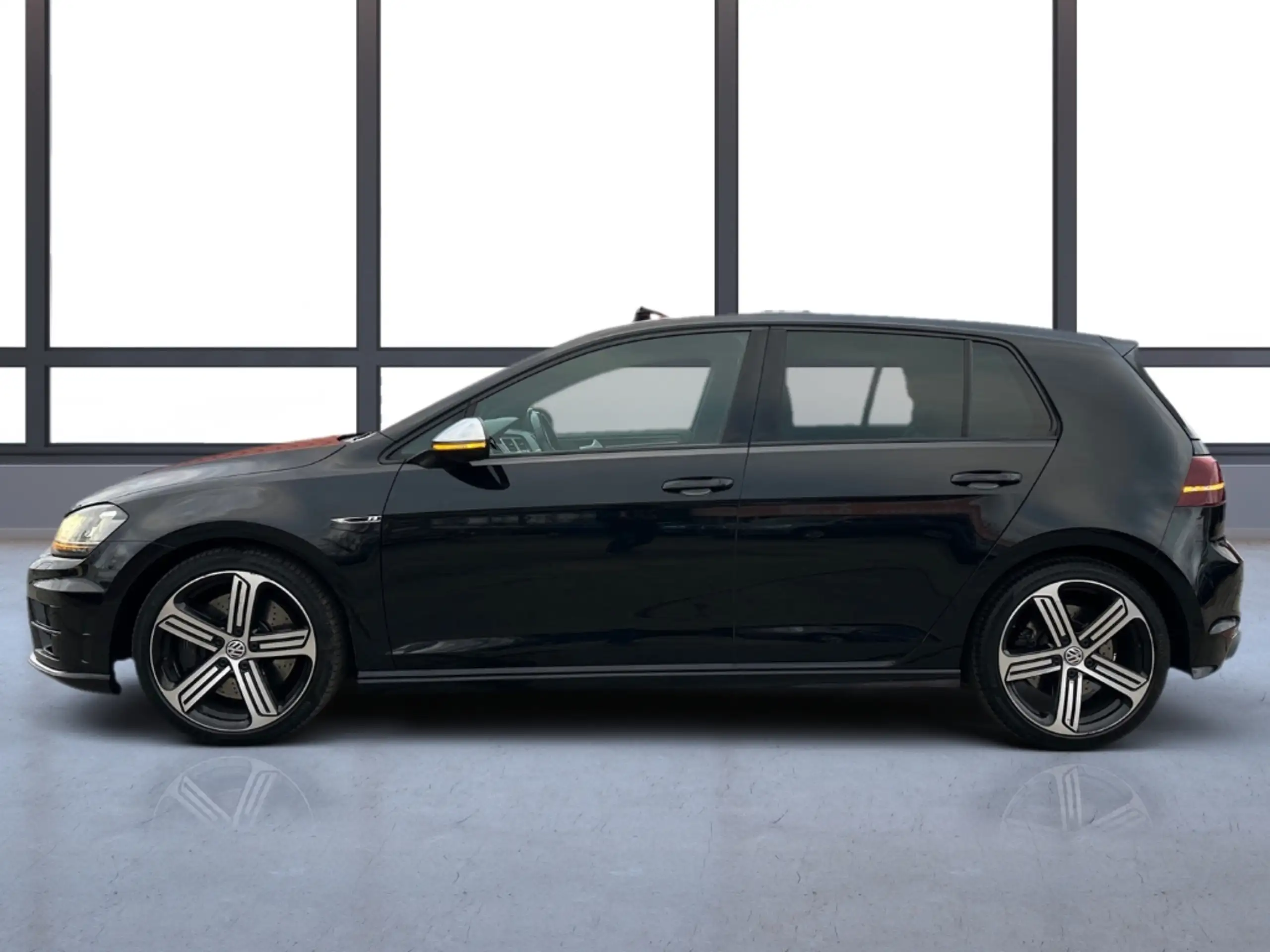 Volkswagen - Golf