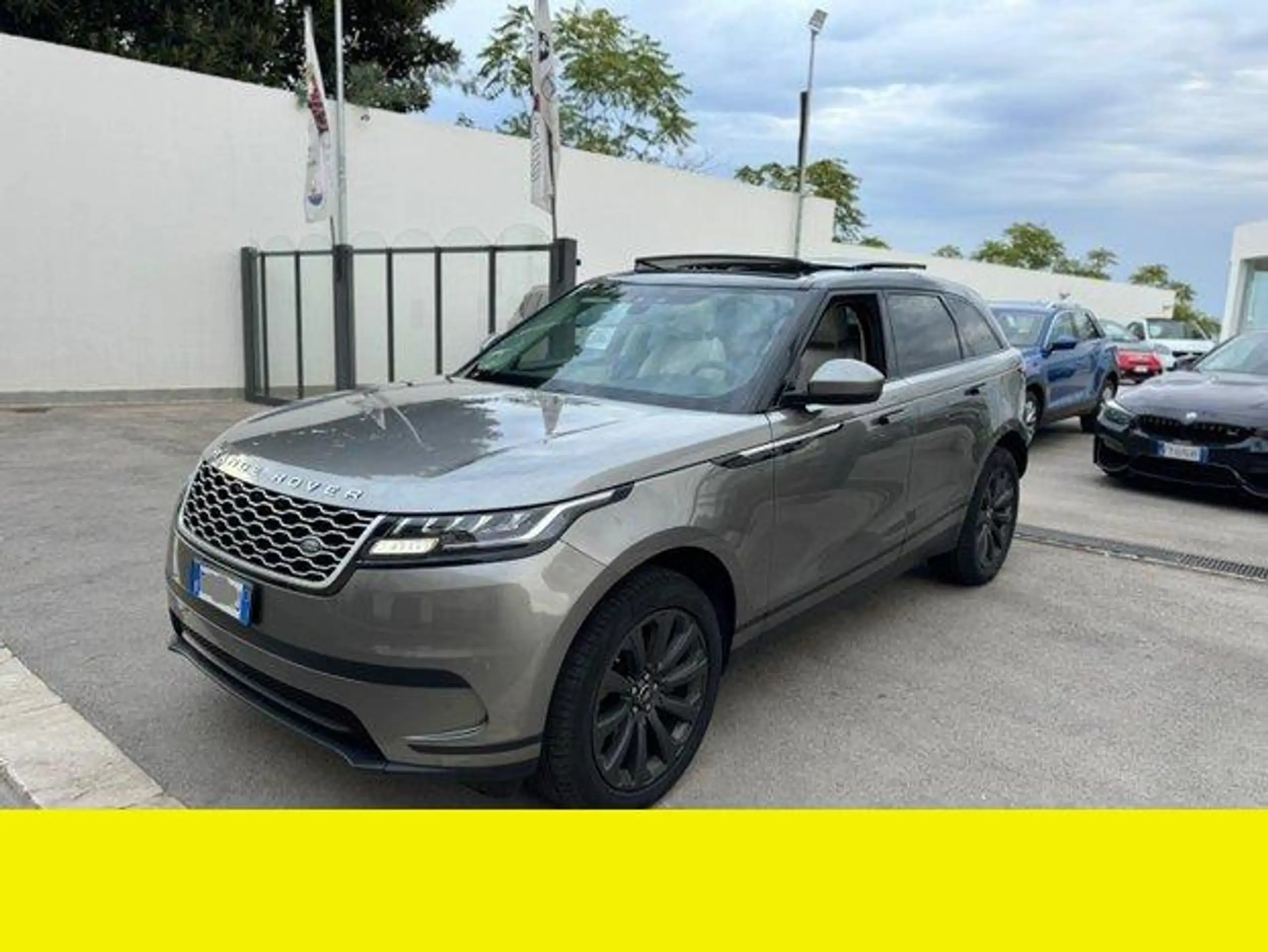 Land Rover - Range Rover Velar