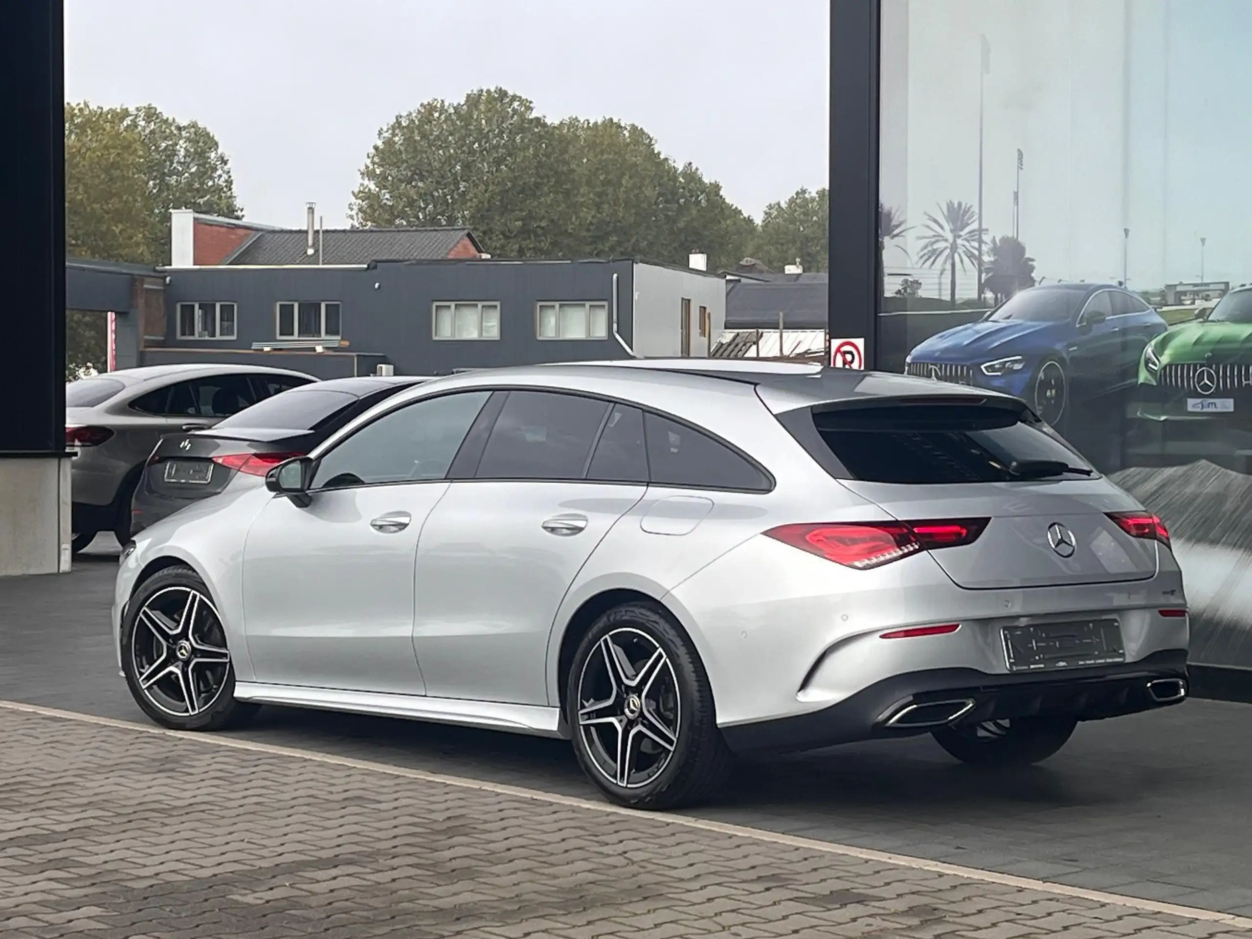 Mercedes-Benz - CLA 200