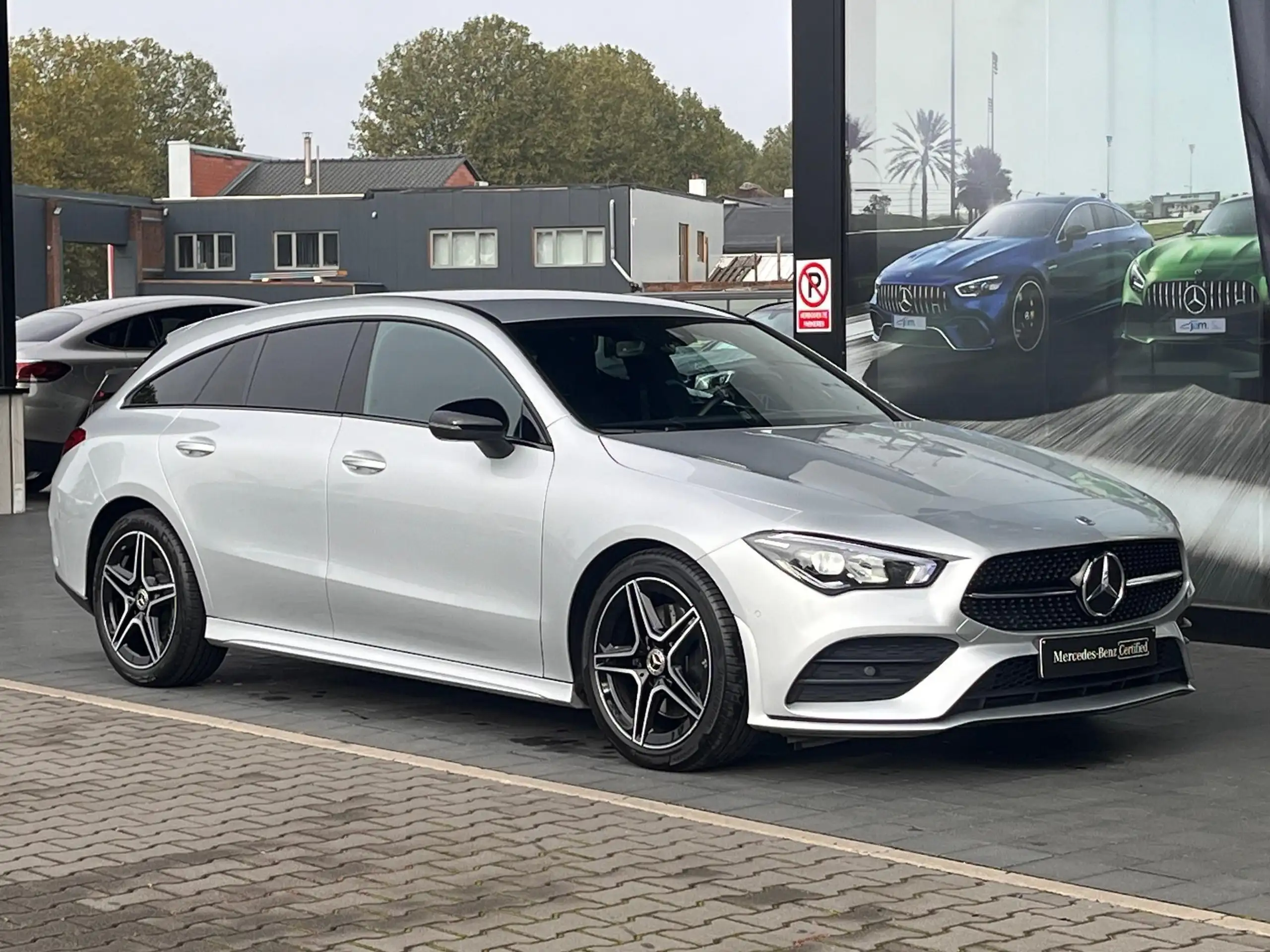 Mercedes-Benz - CLA 200