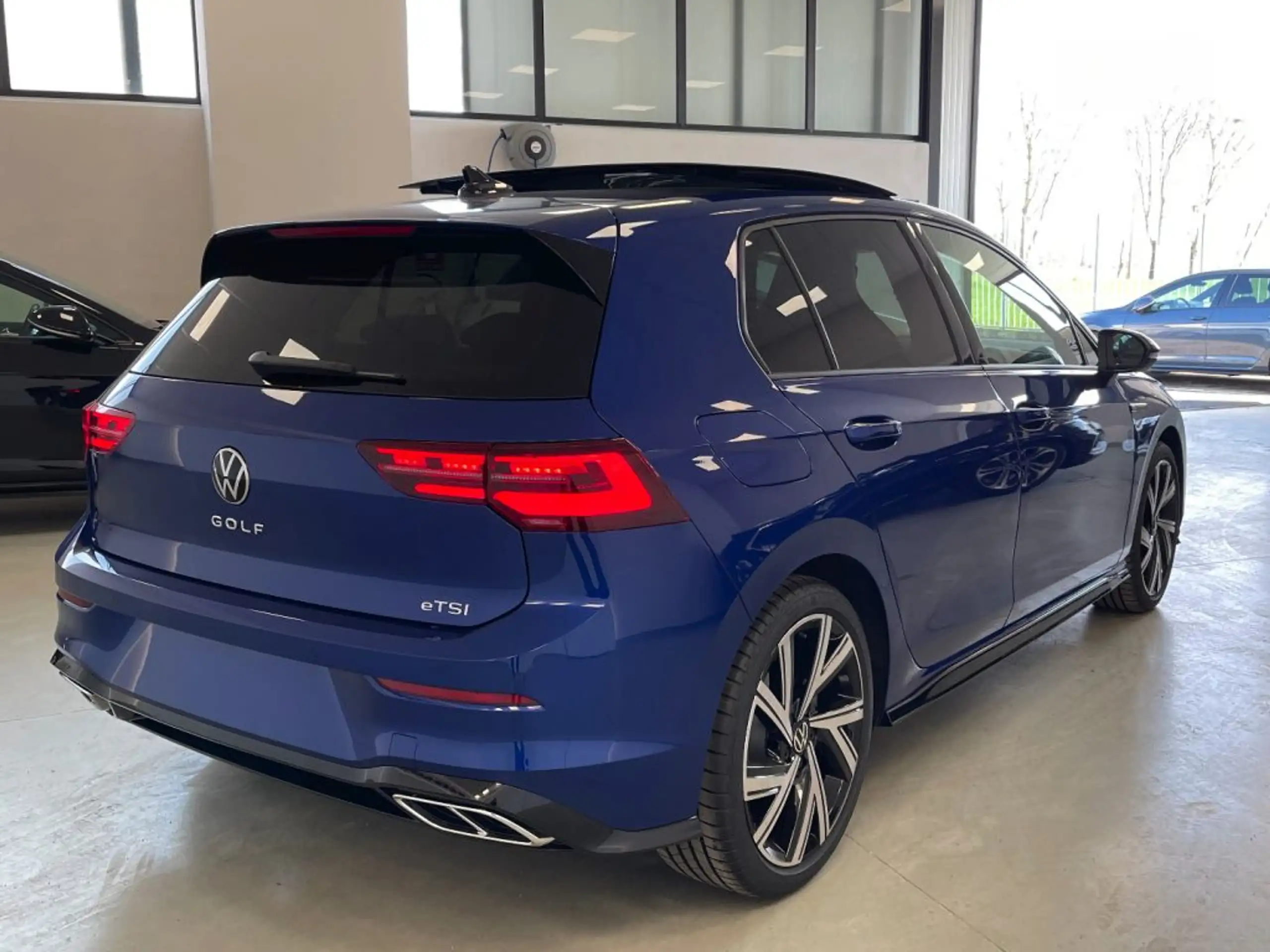 Volkswagen - Golf