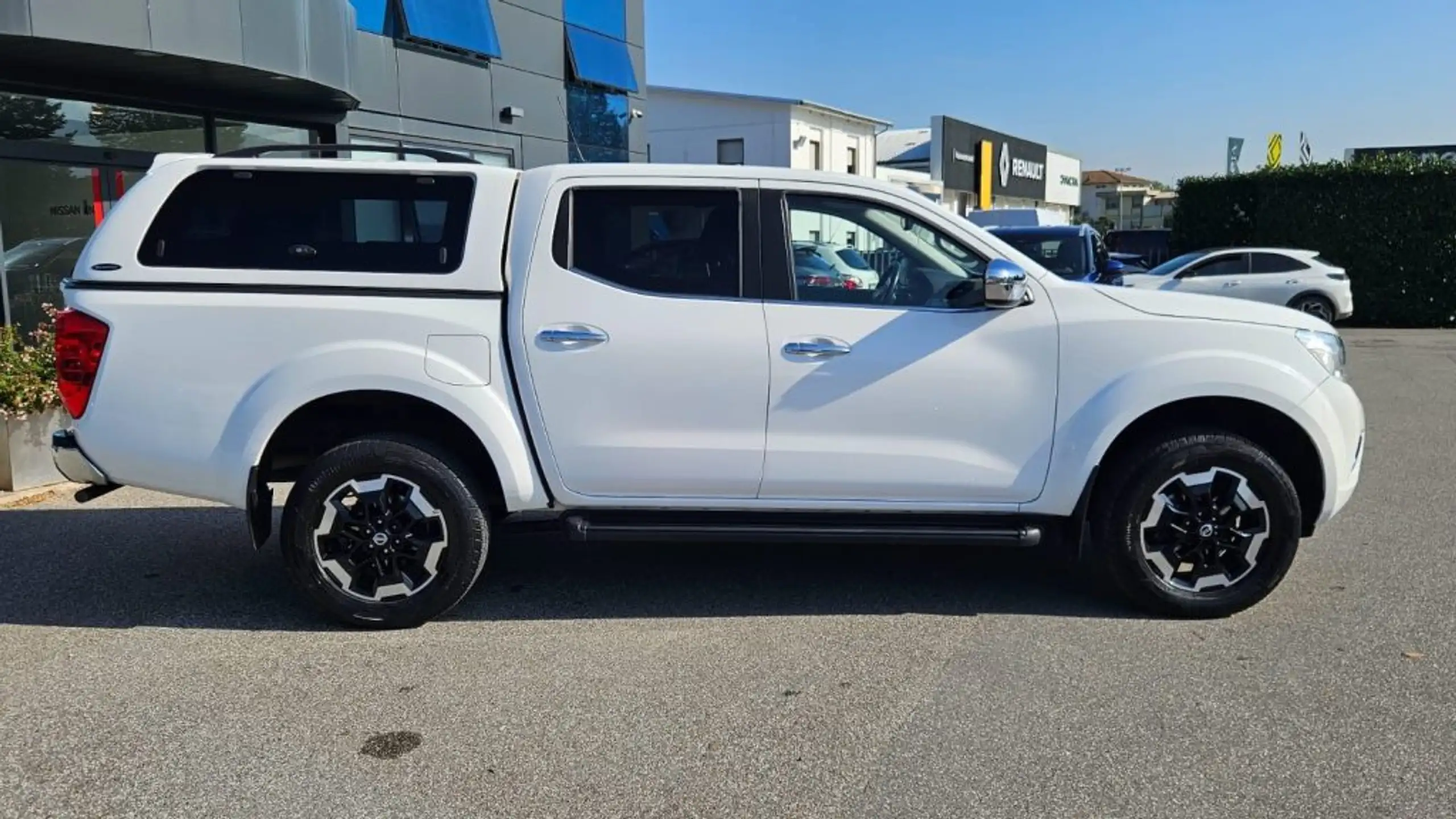 Nissan - Navara