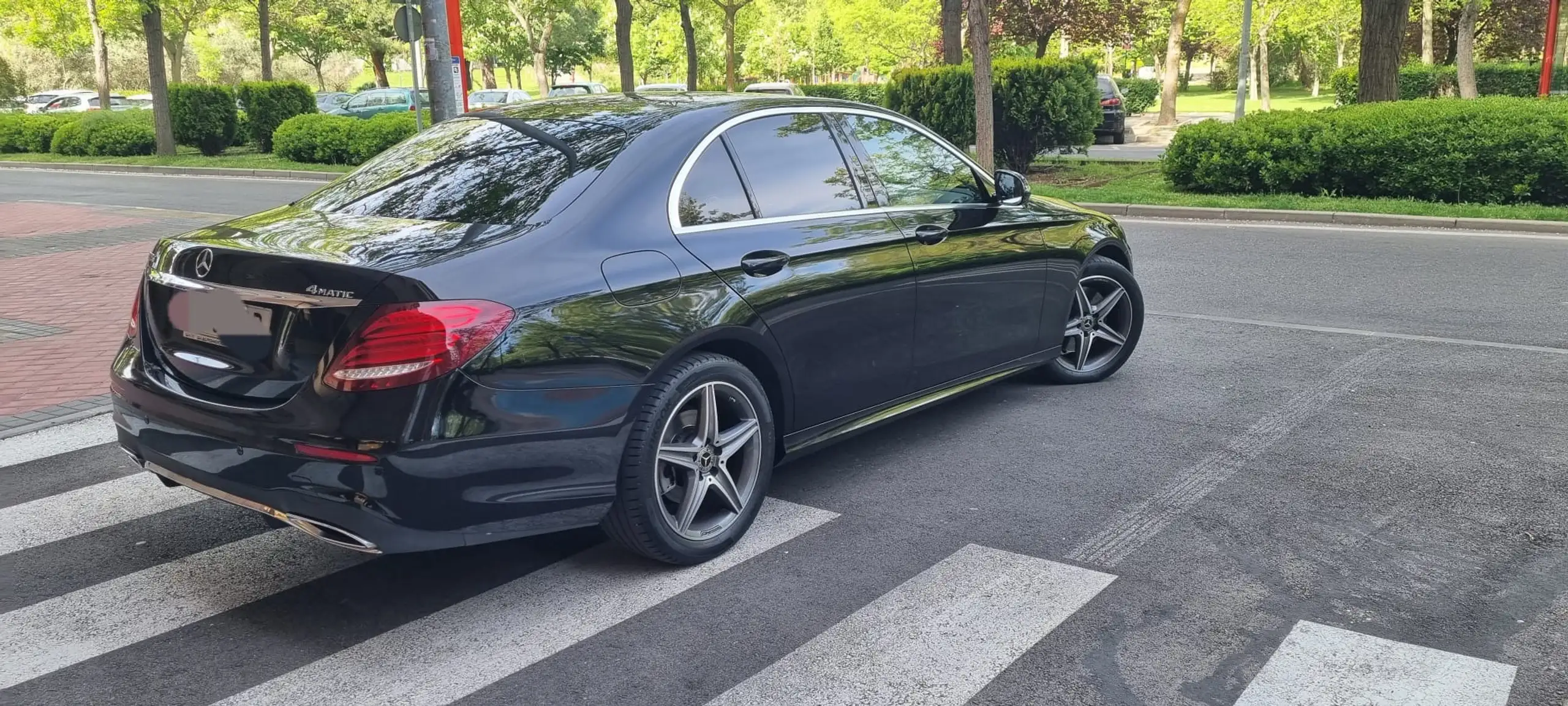 Mercedes-Benz - E 220