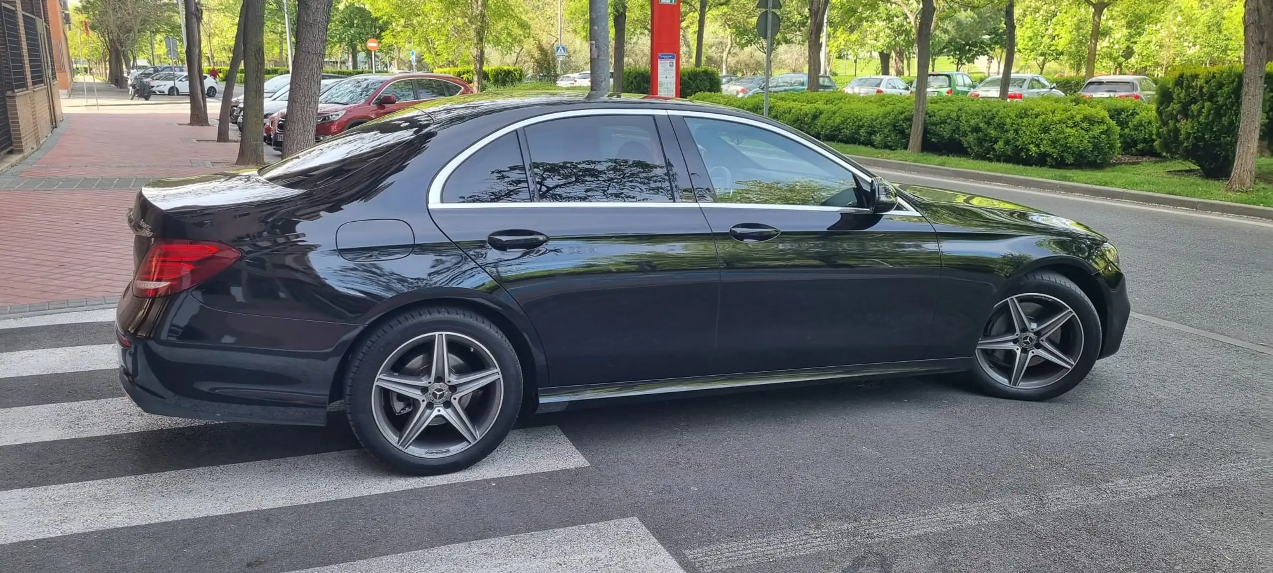 Mercedes-Benz - E 220