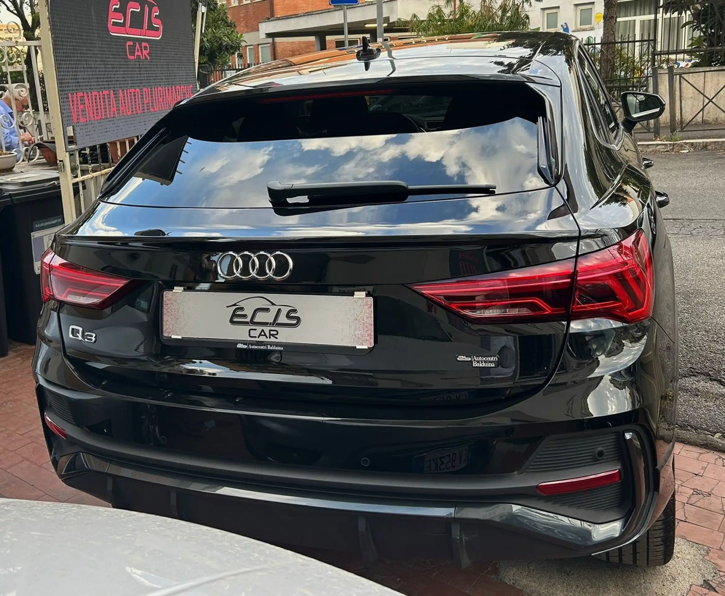 Audi - Q3