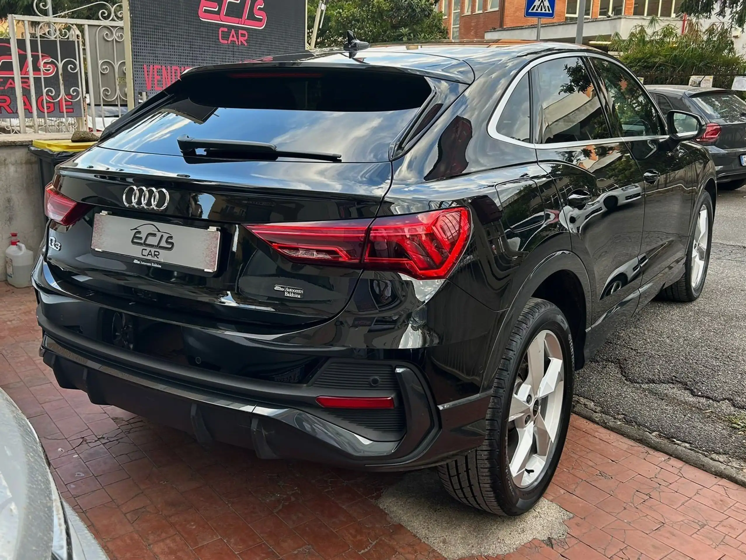 Audi - Q3