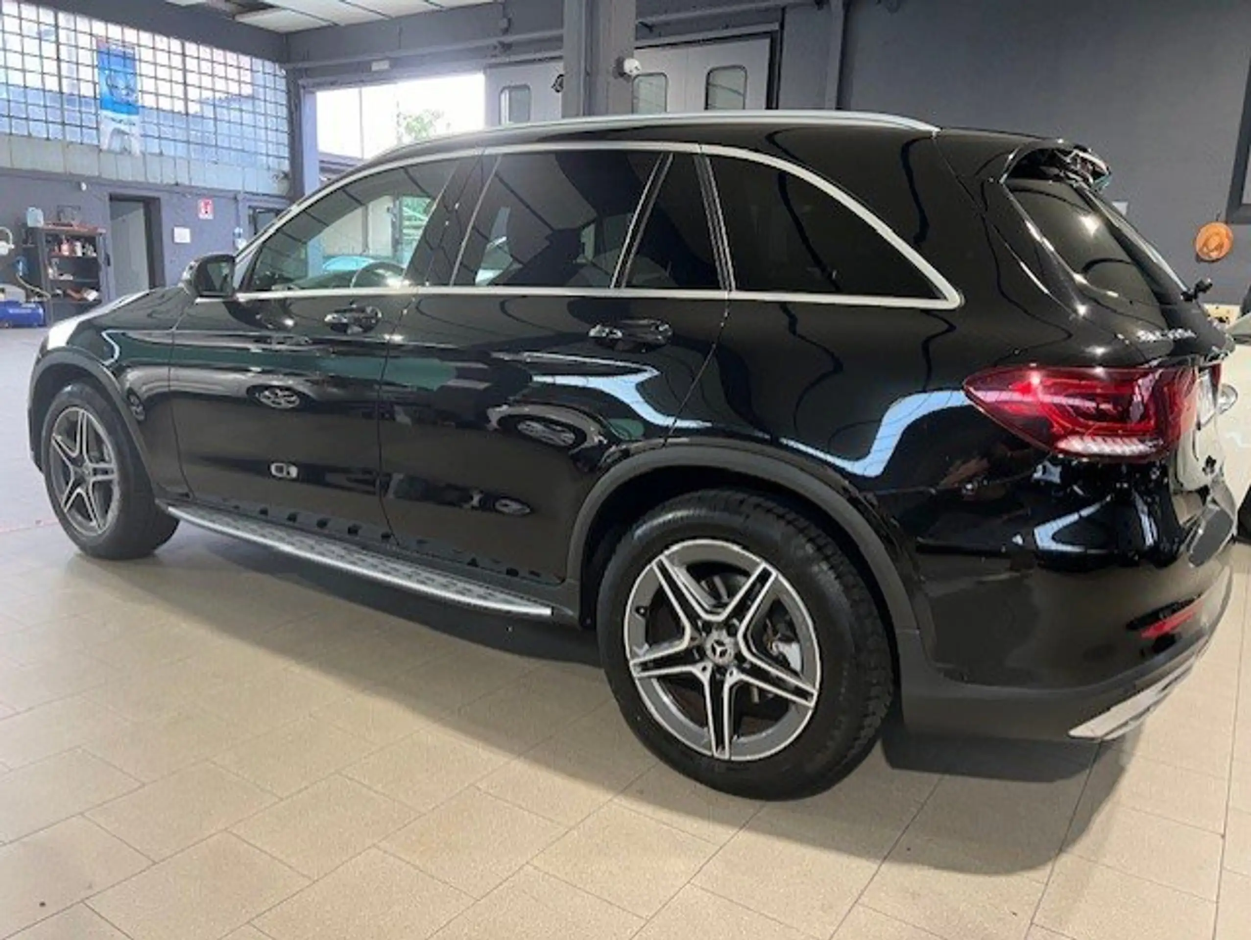 Mercedes-Benz - GLC 220