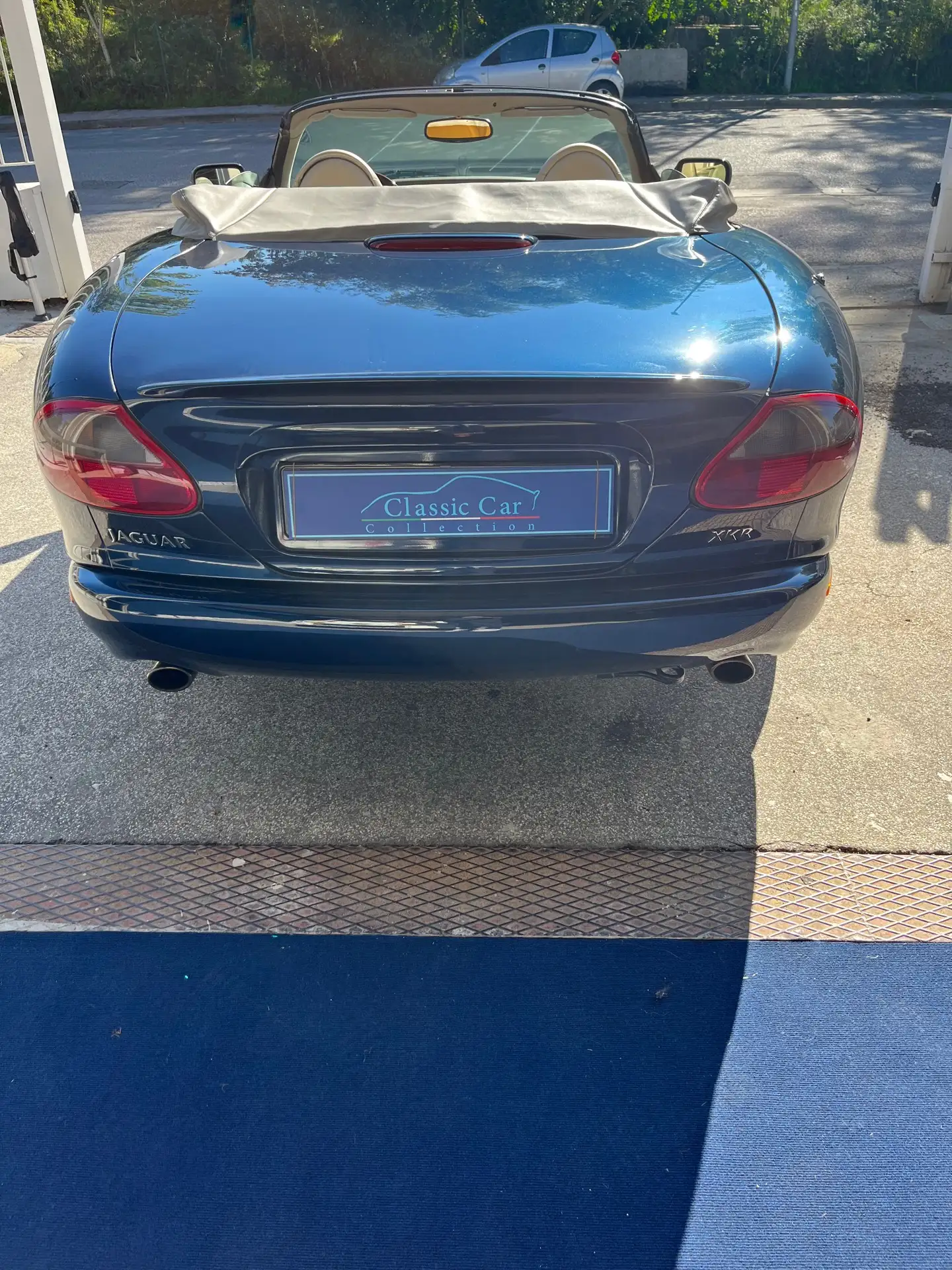 Jaguar - XKR