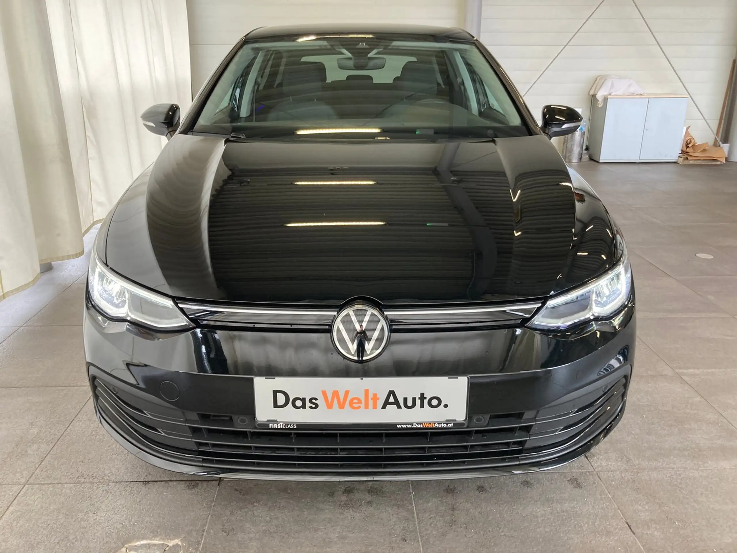 Volkswagen - Golf