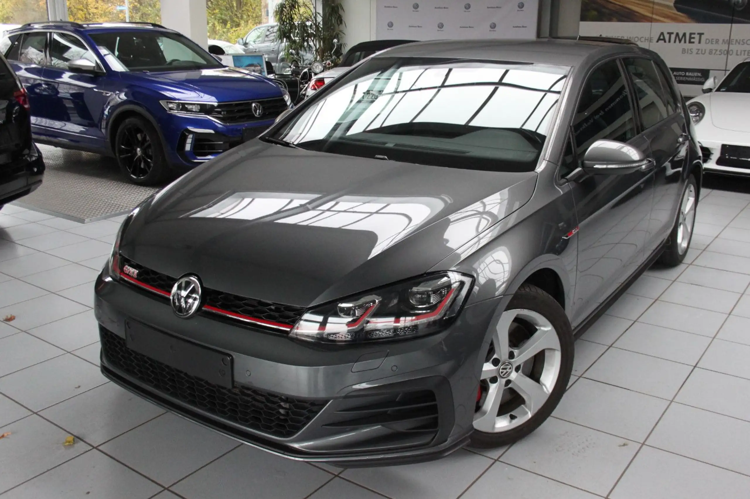 Volkswagen - Golf