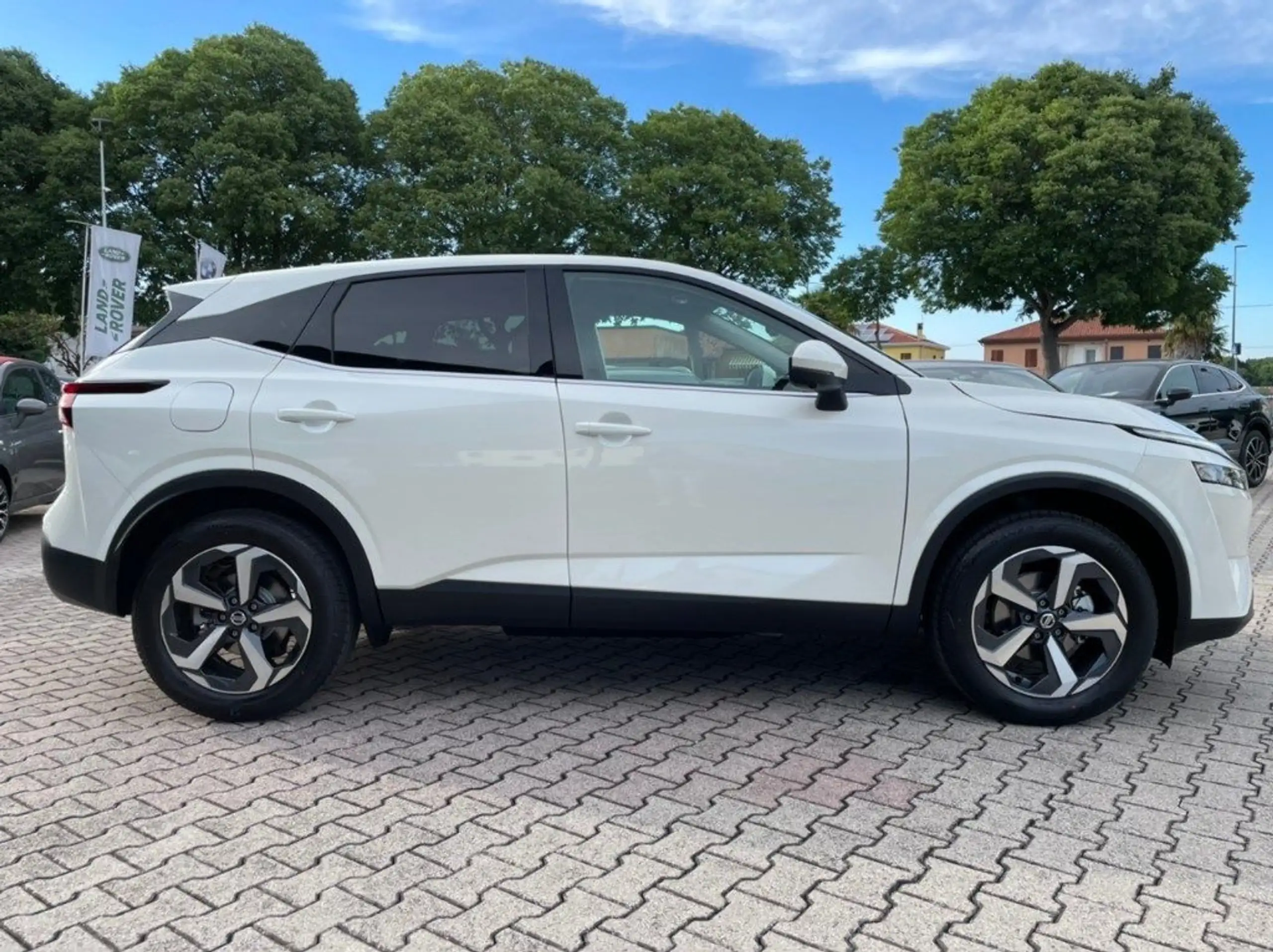 Nissan - Qashqai