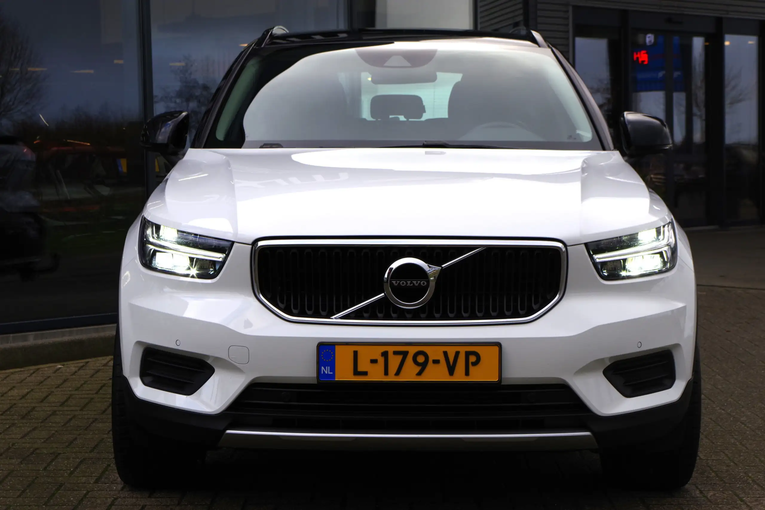 Volvo - XC40