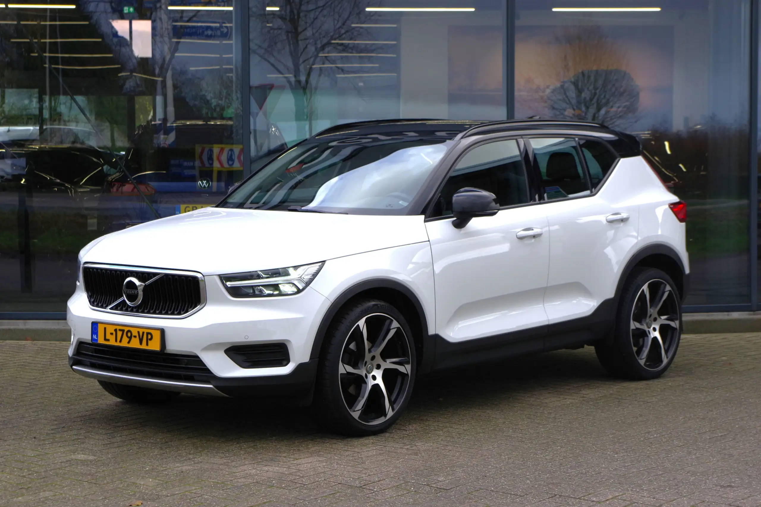 Volvo - XC40