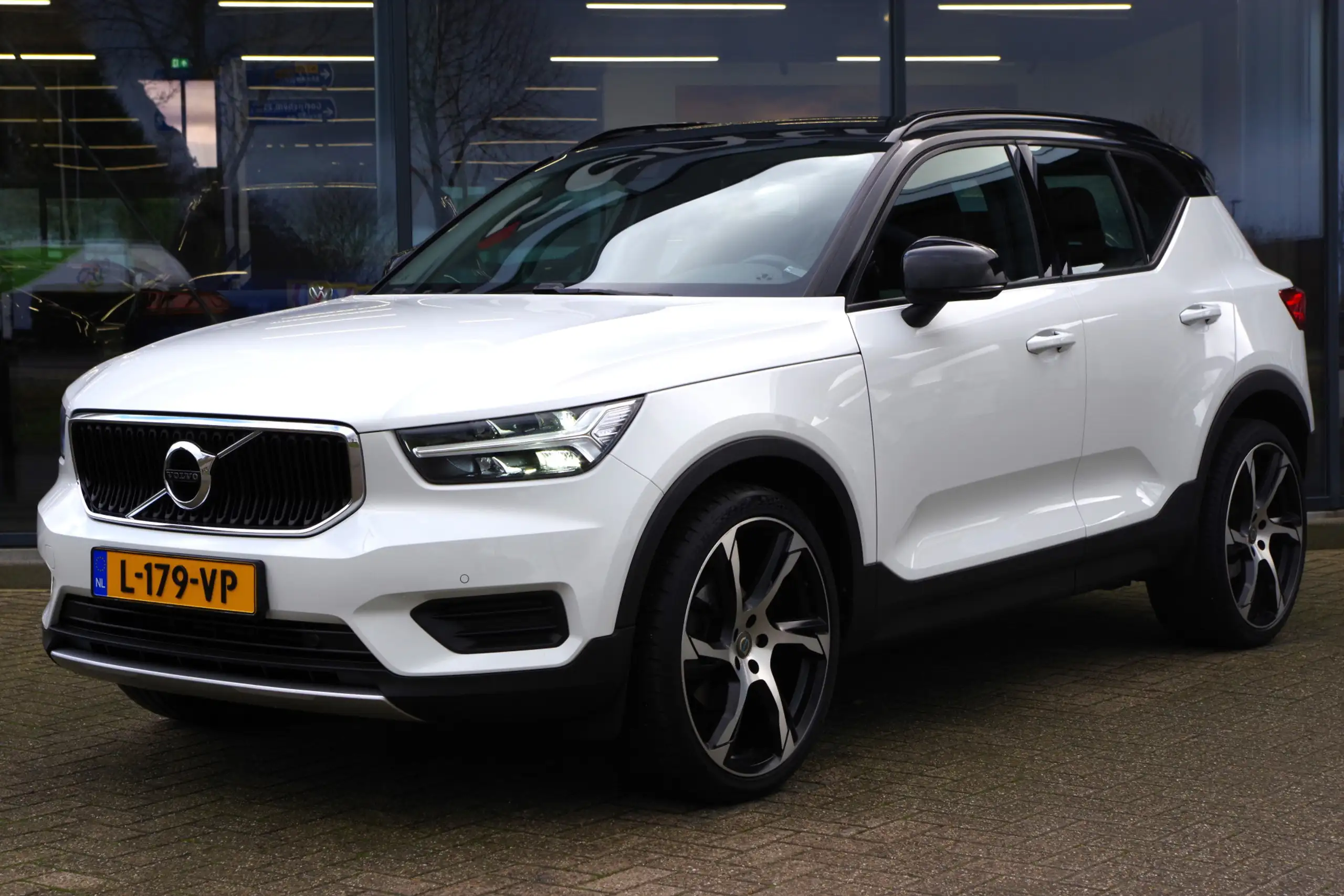 Volvo - XC40