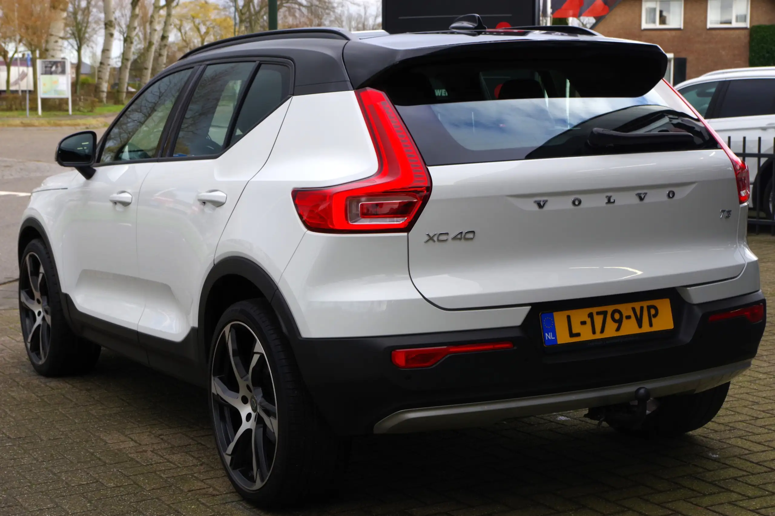 Volvo - XC40