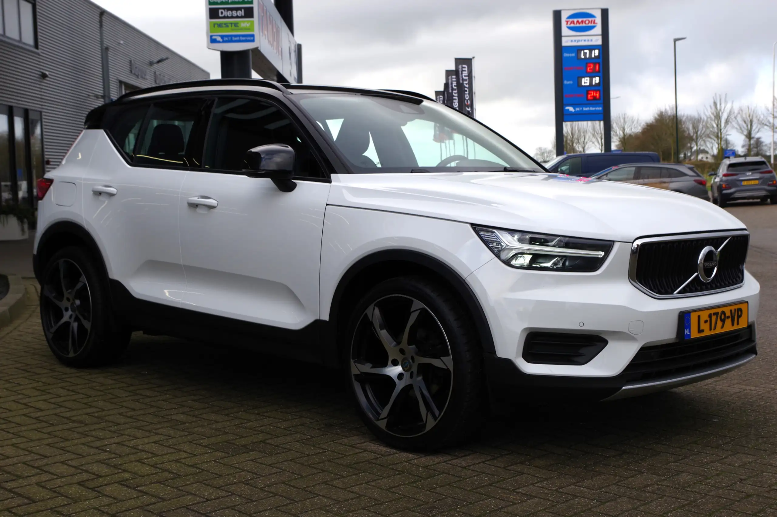 Volvo - XC40