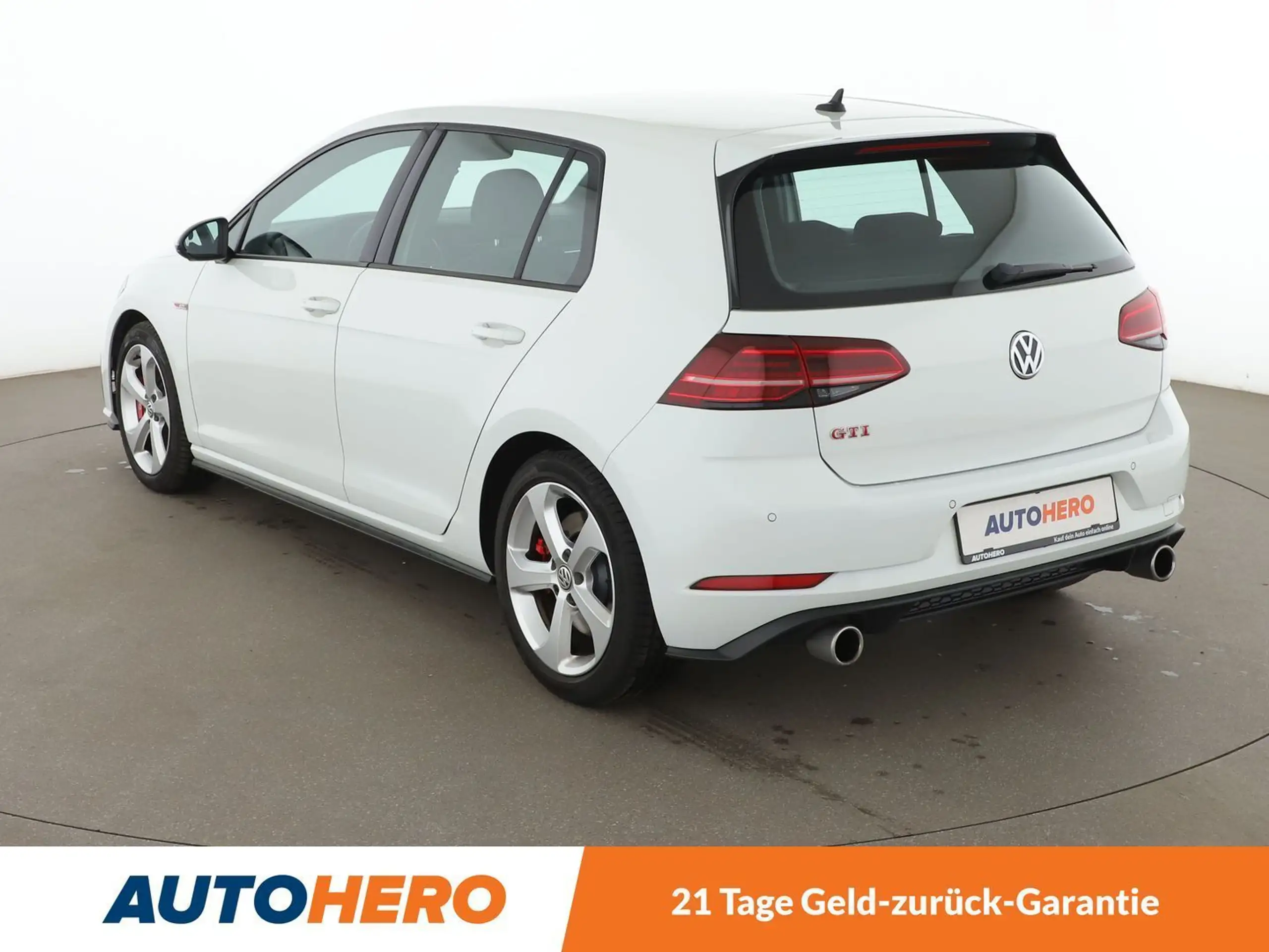 Volkswagen - Golf GTI