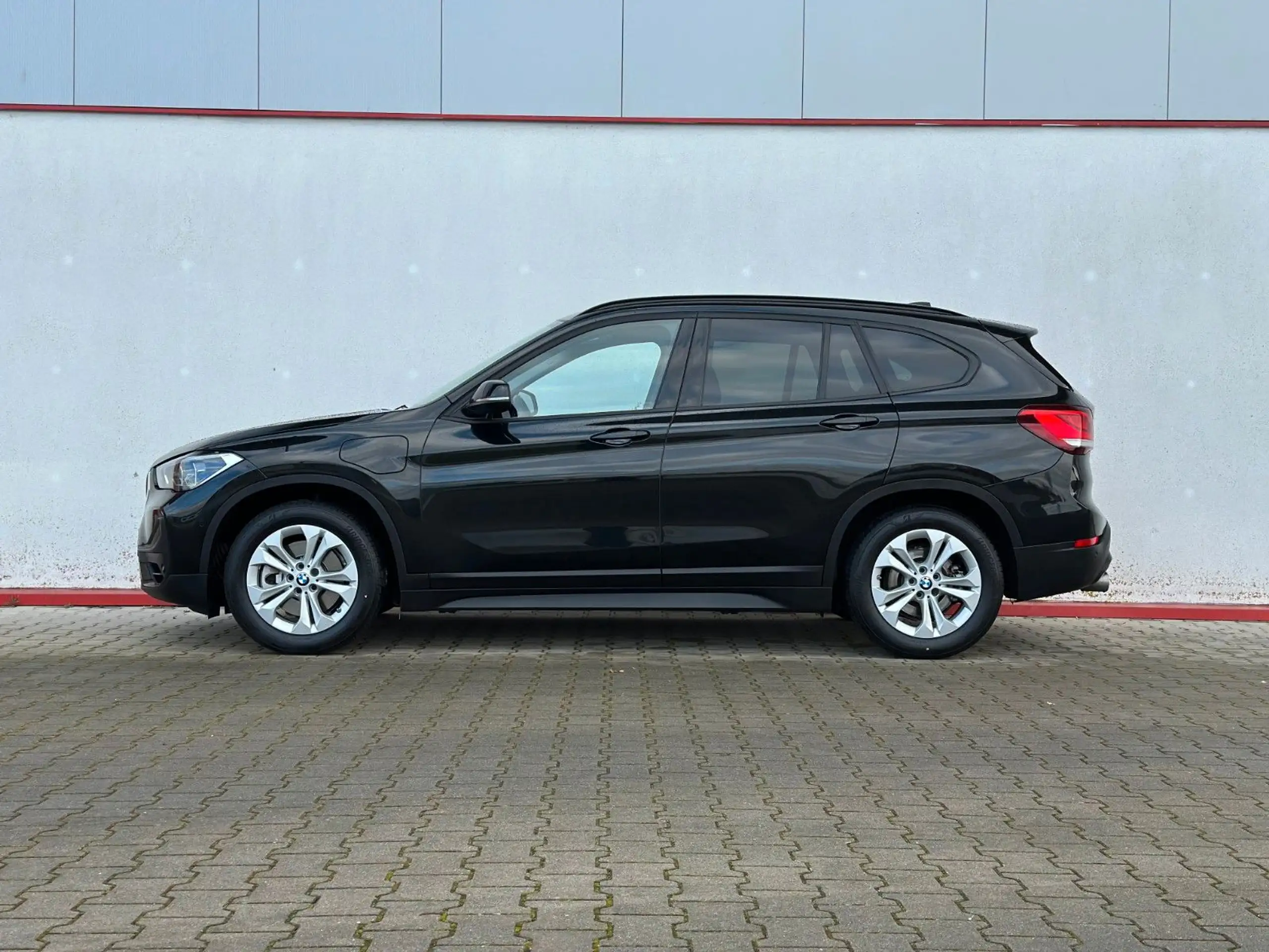 BMW - X1