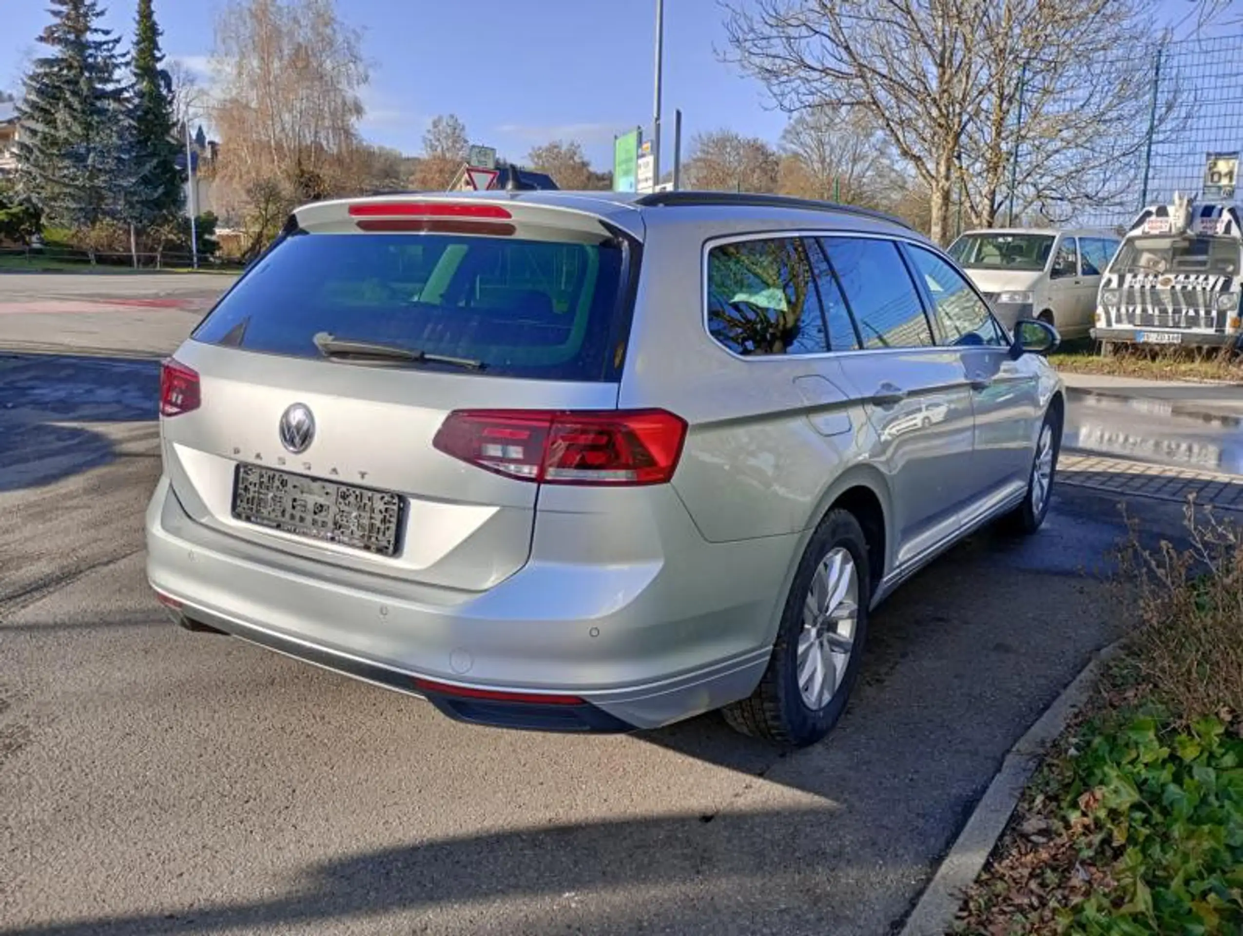 Volkswagen - Passat Variant