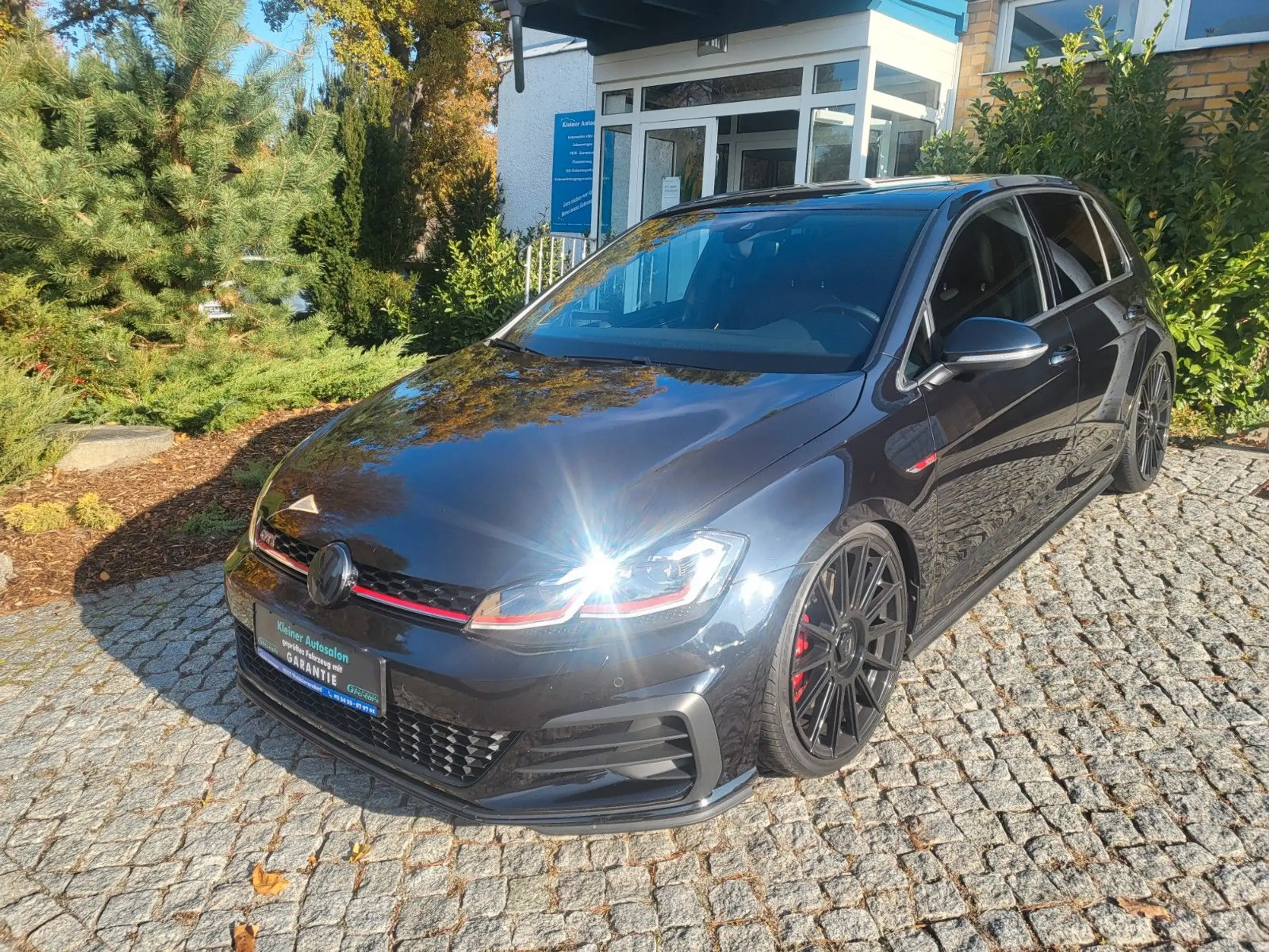 Volkswagen - Golf