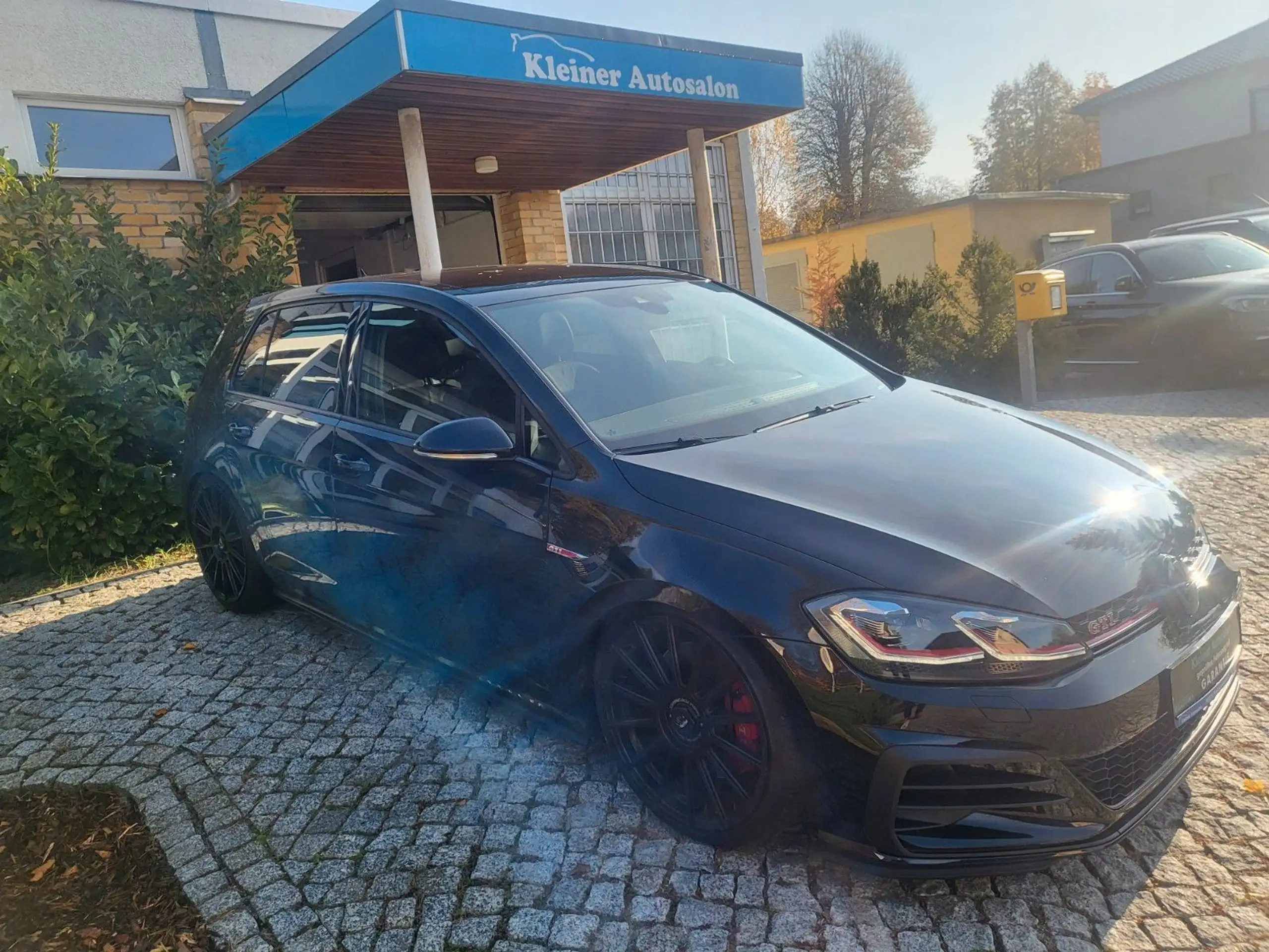 Volkswagen - Golf