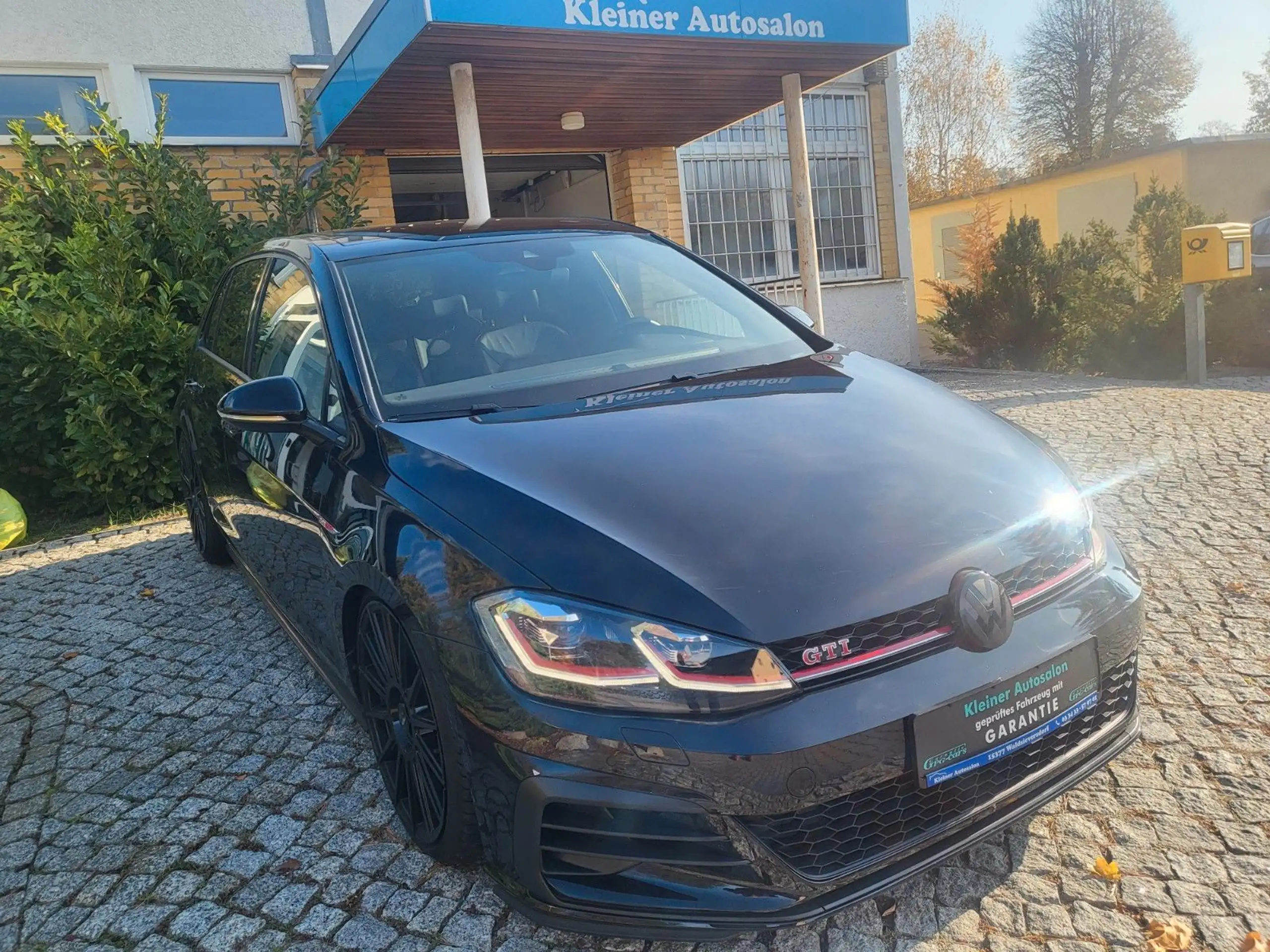 Volkswagen - Golf