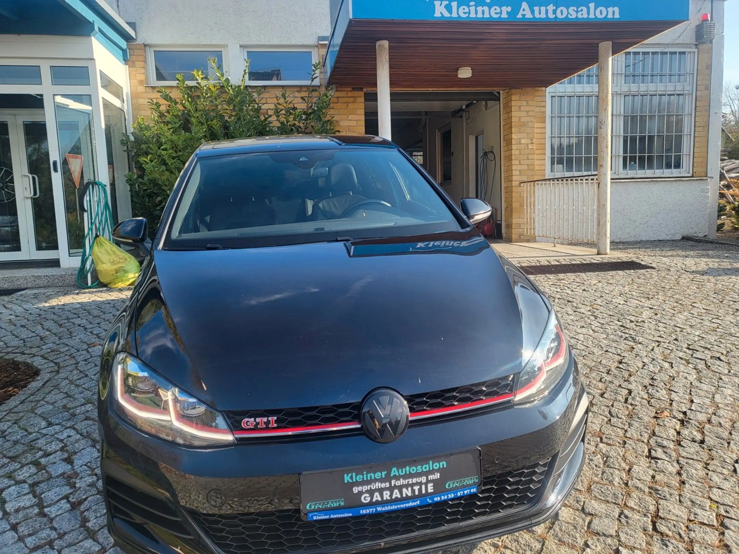 Volkswagen - Golf