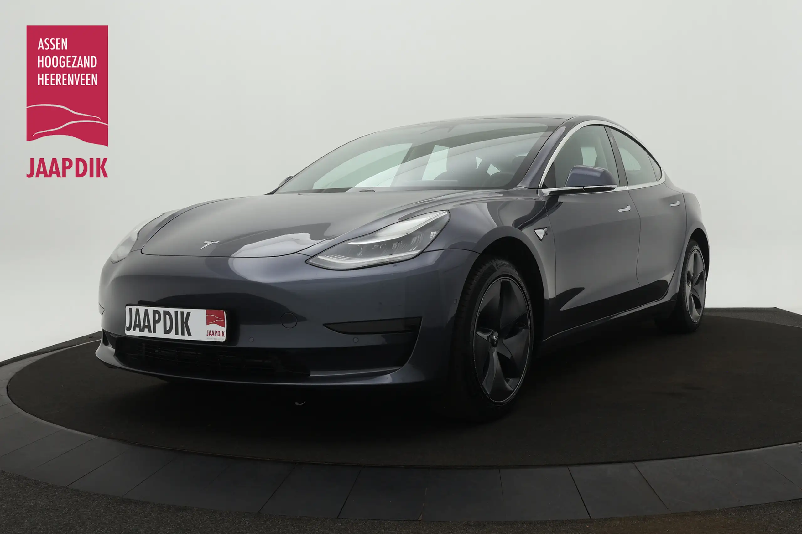 Tesla - Model 3