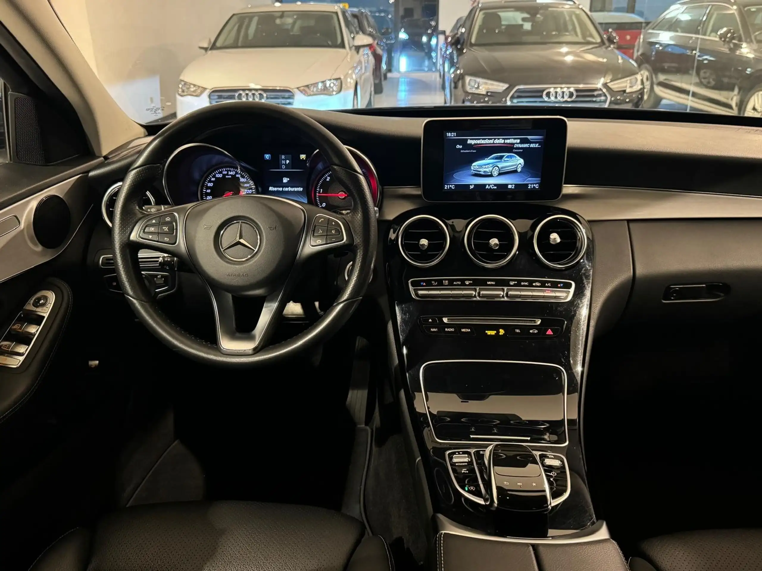 Mercedes-Benz - C 220