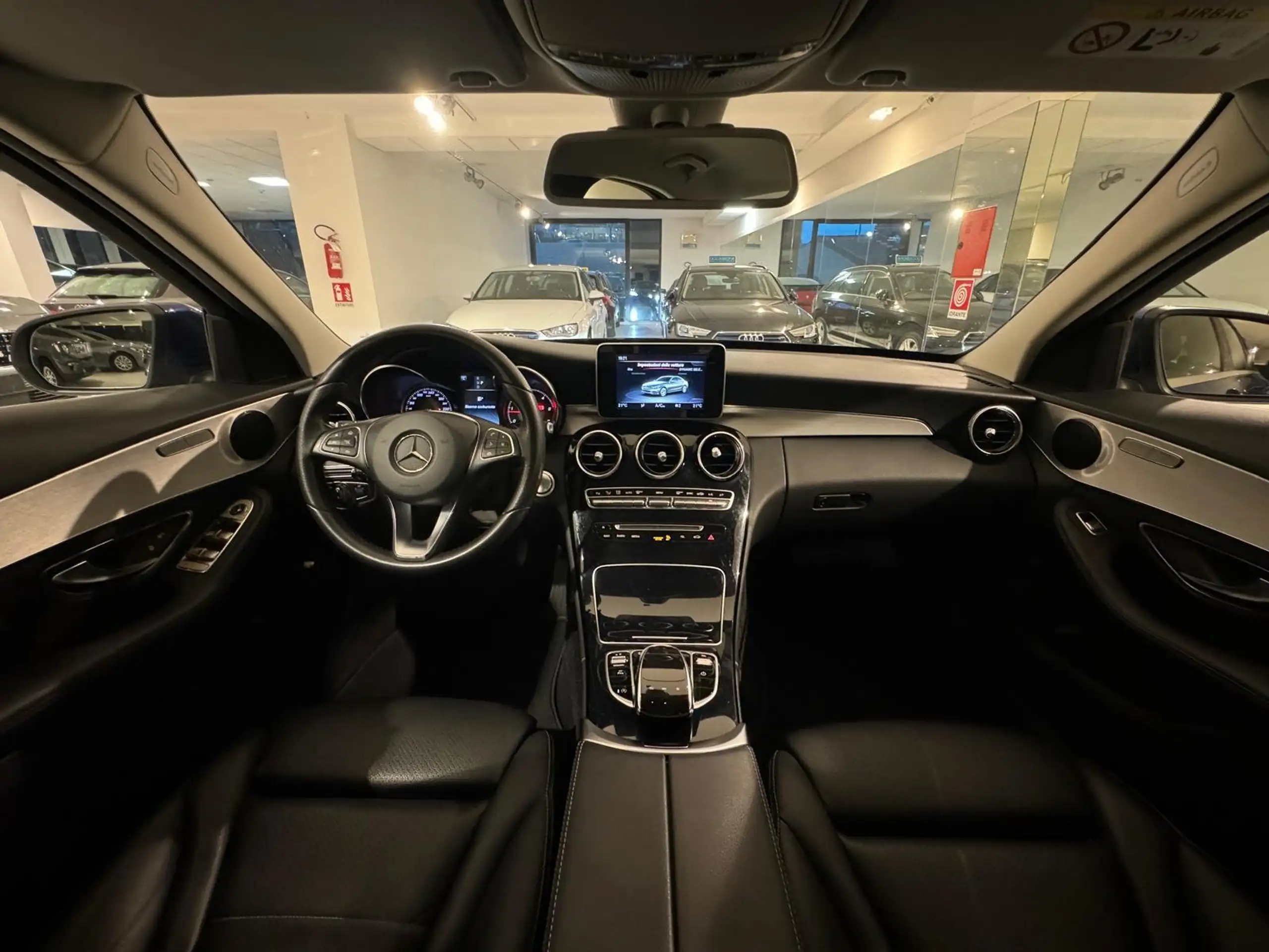 Mercedes-Benz - C 220