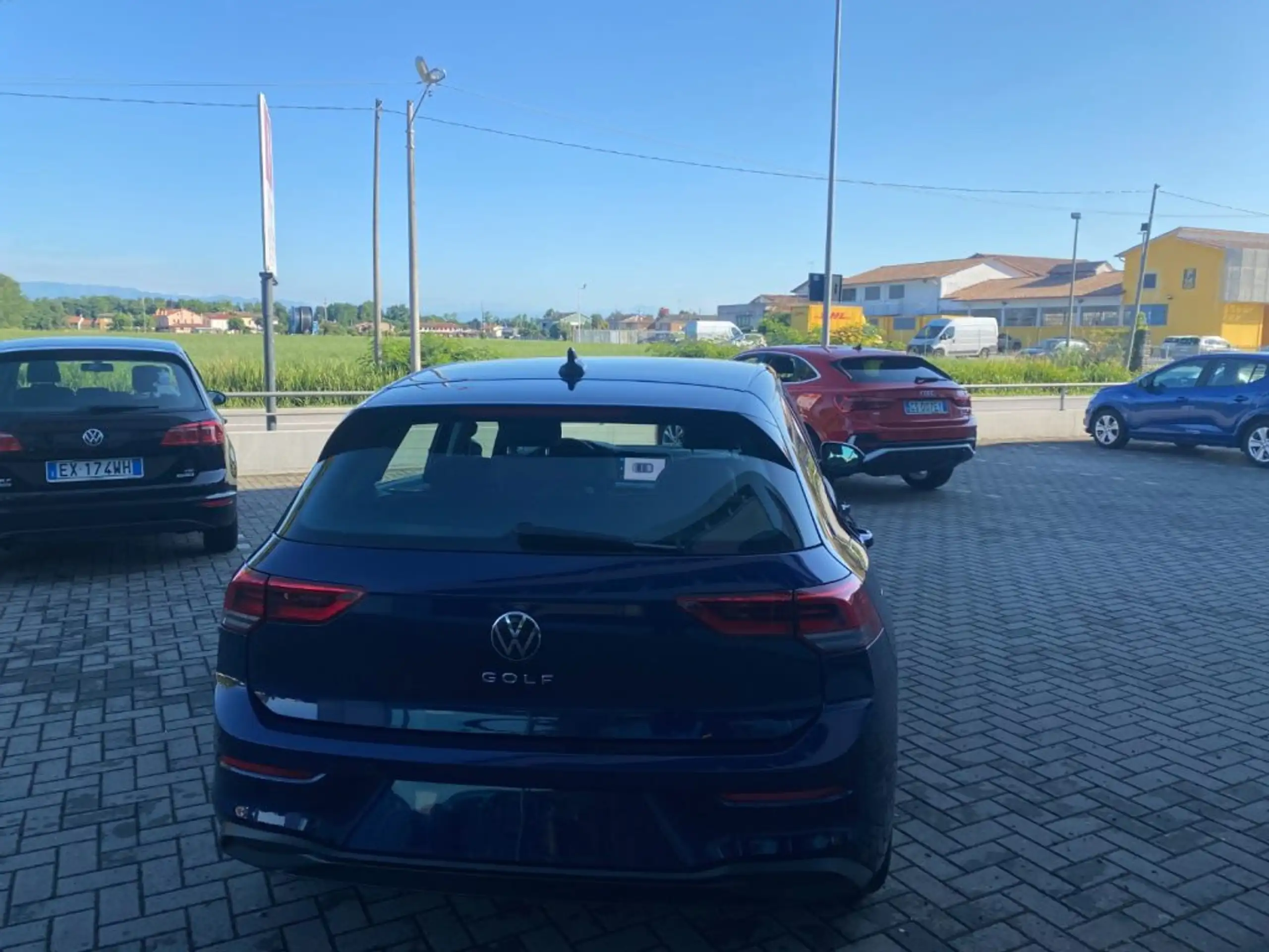 Volkswagen - Golf