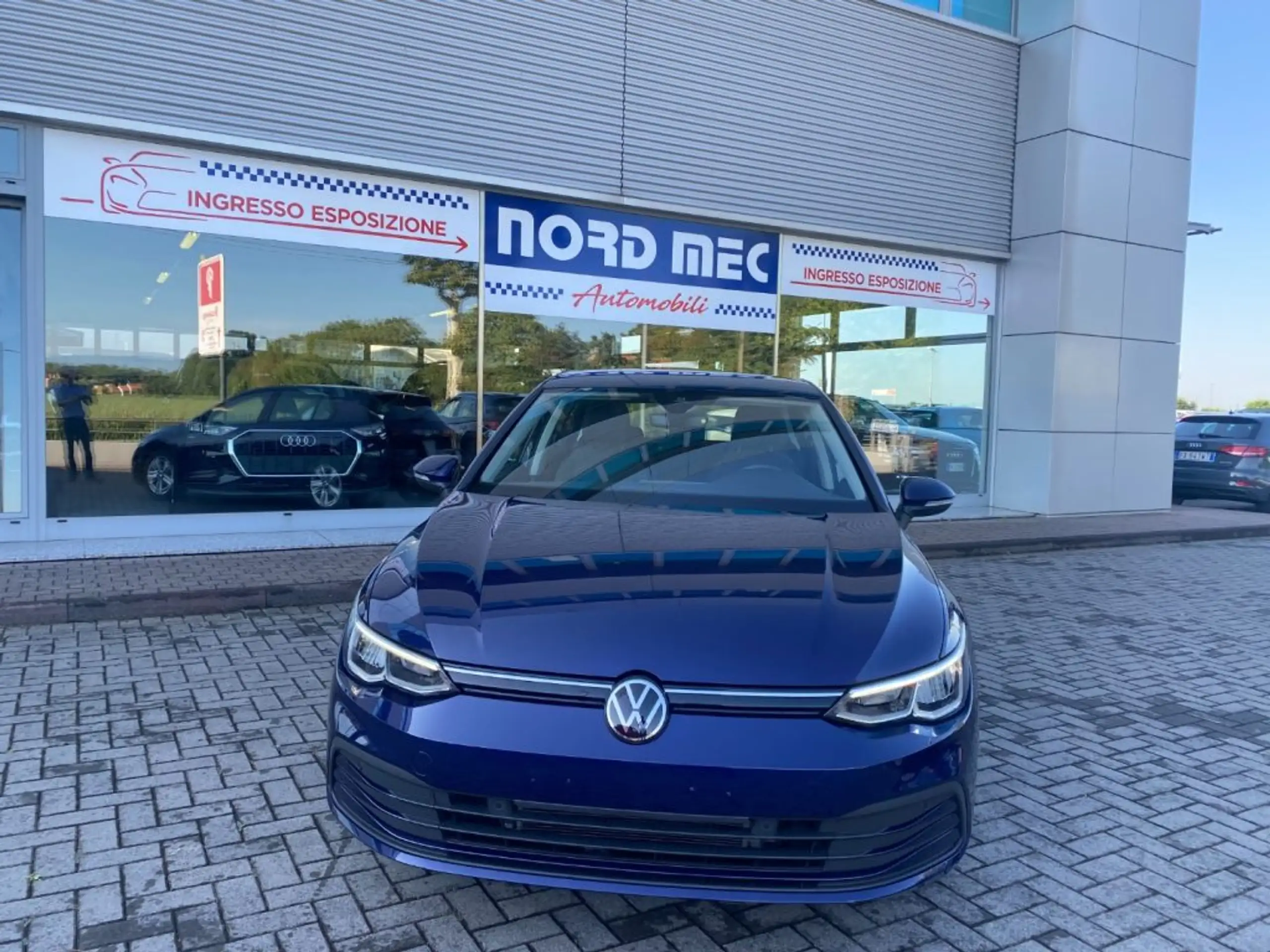 Volkswagen - Golf