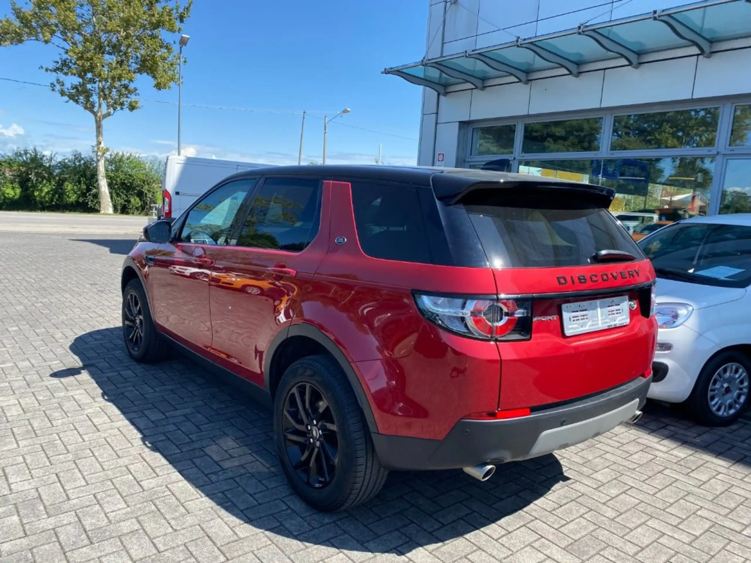 Land Rover - Discovery Sport