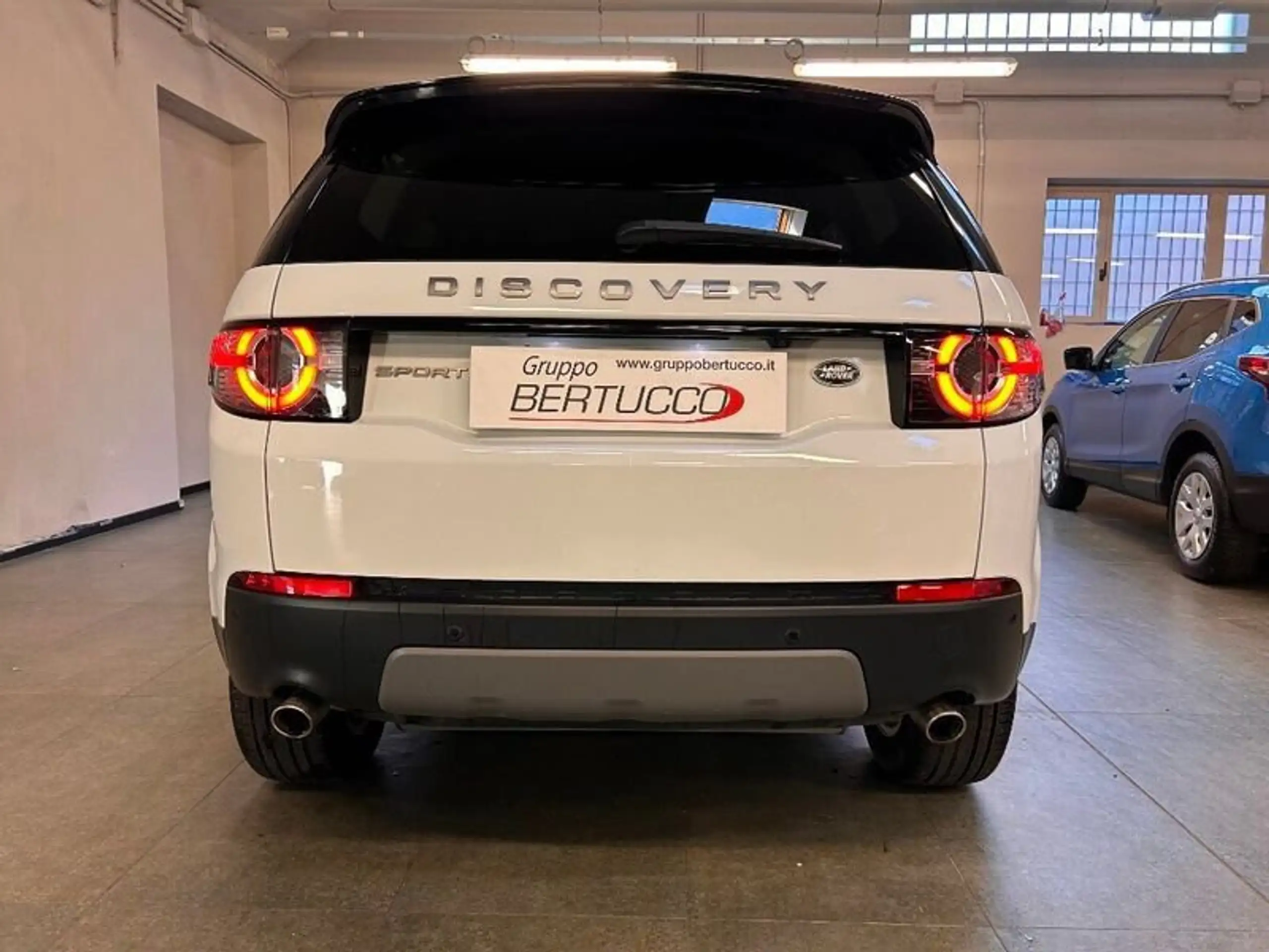 Land Rover - Discovery Sport