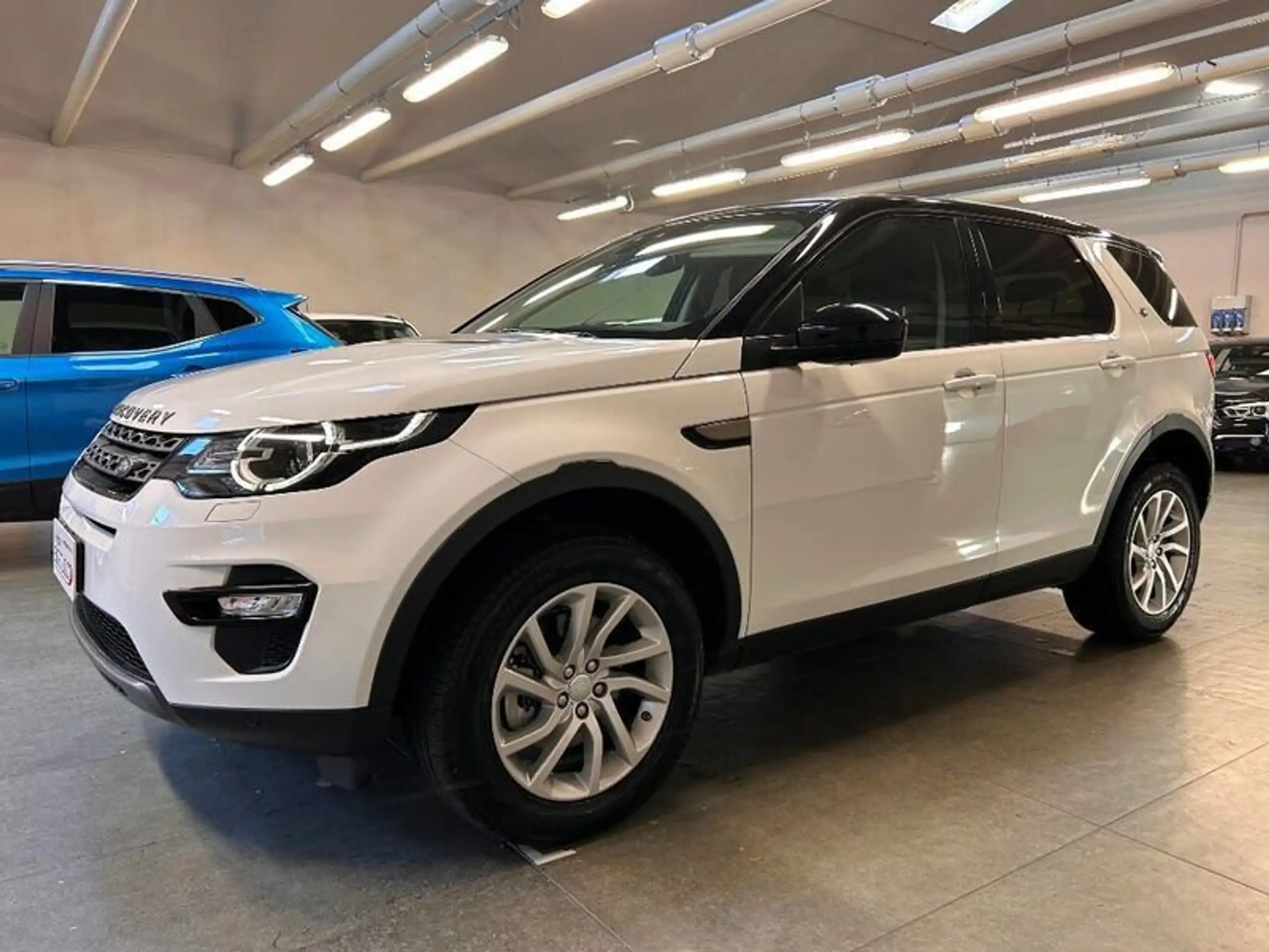 Land Rover - Discovery Sport