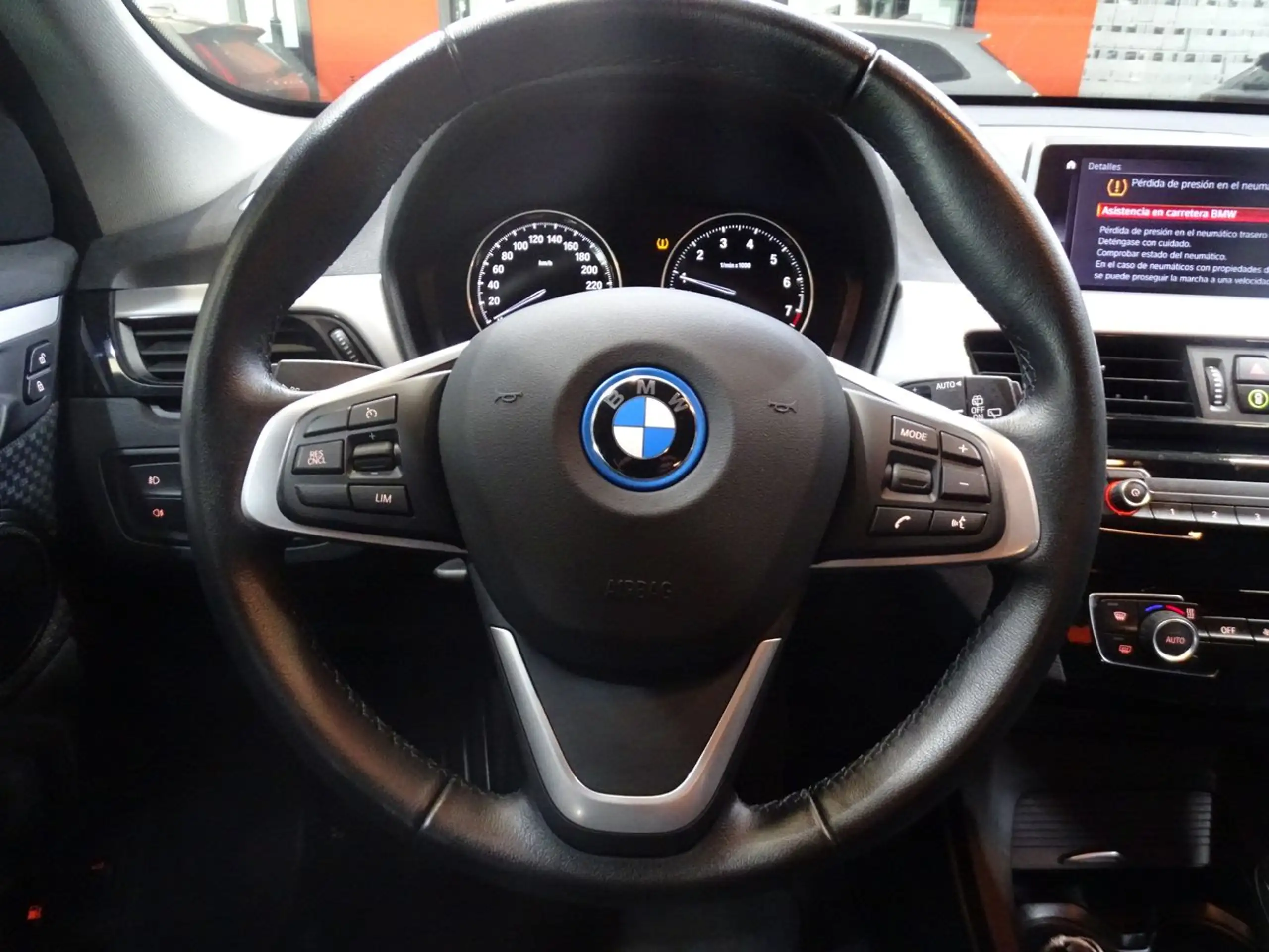 BMW - X1