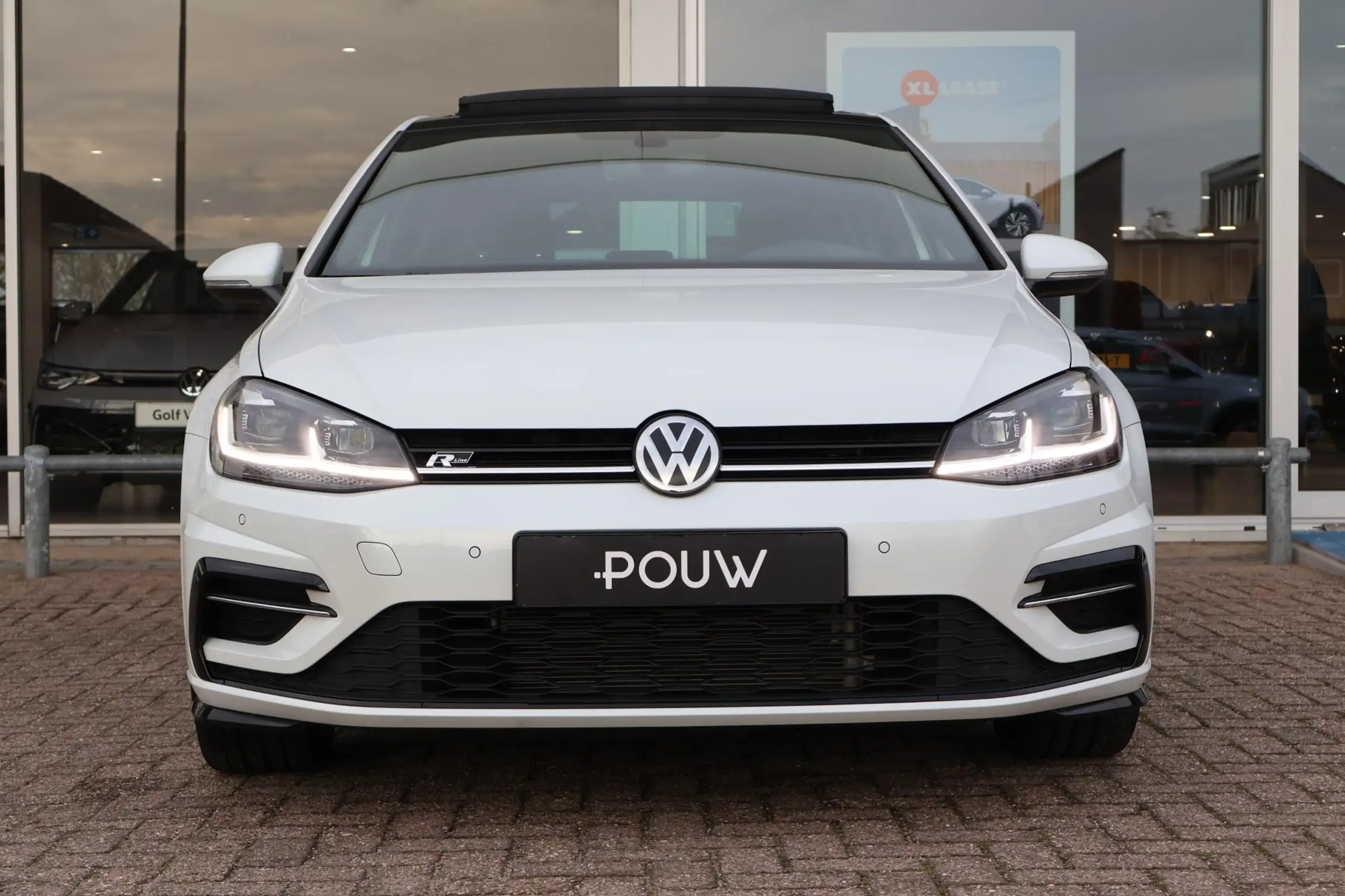 Volkswagen - Golf