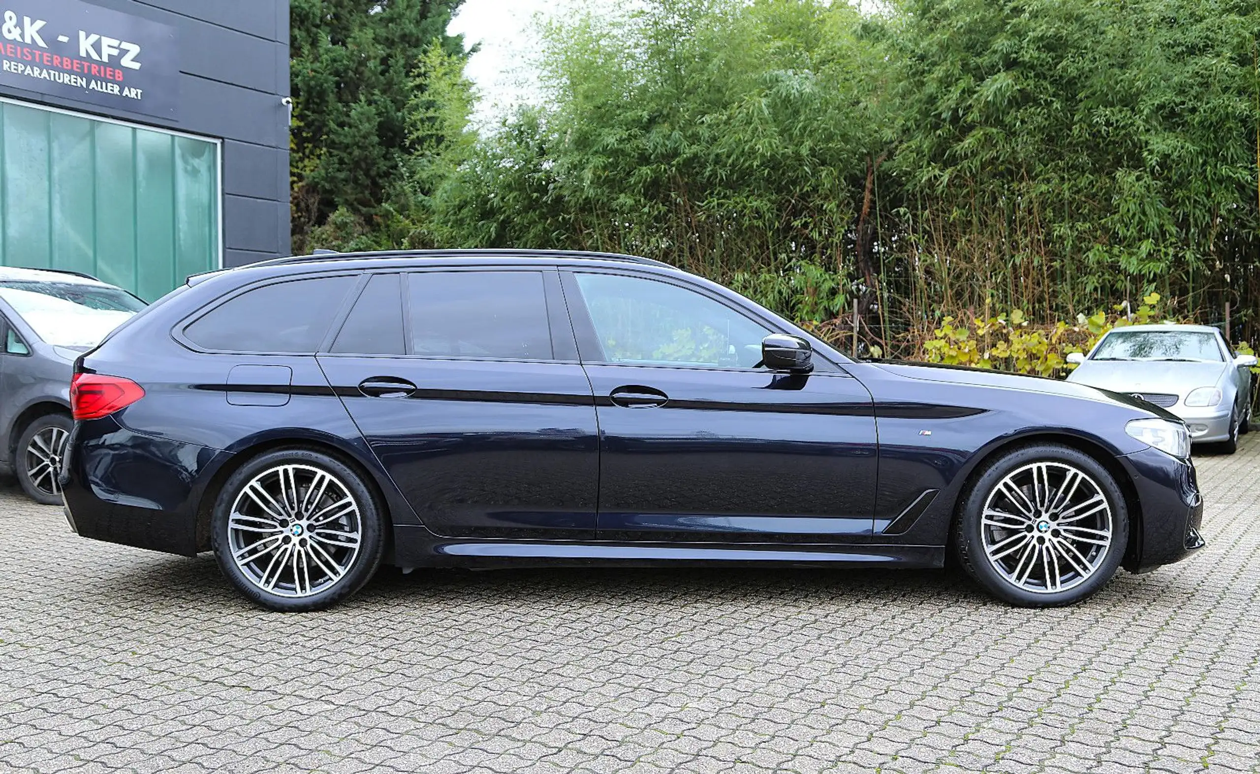 BMW - 520