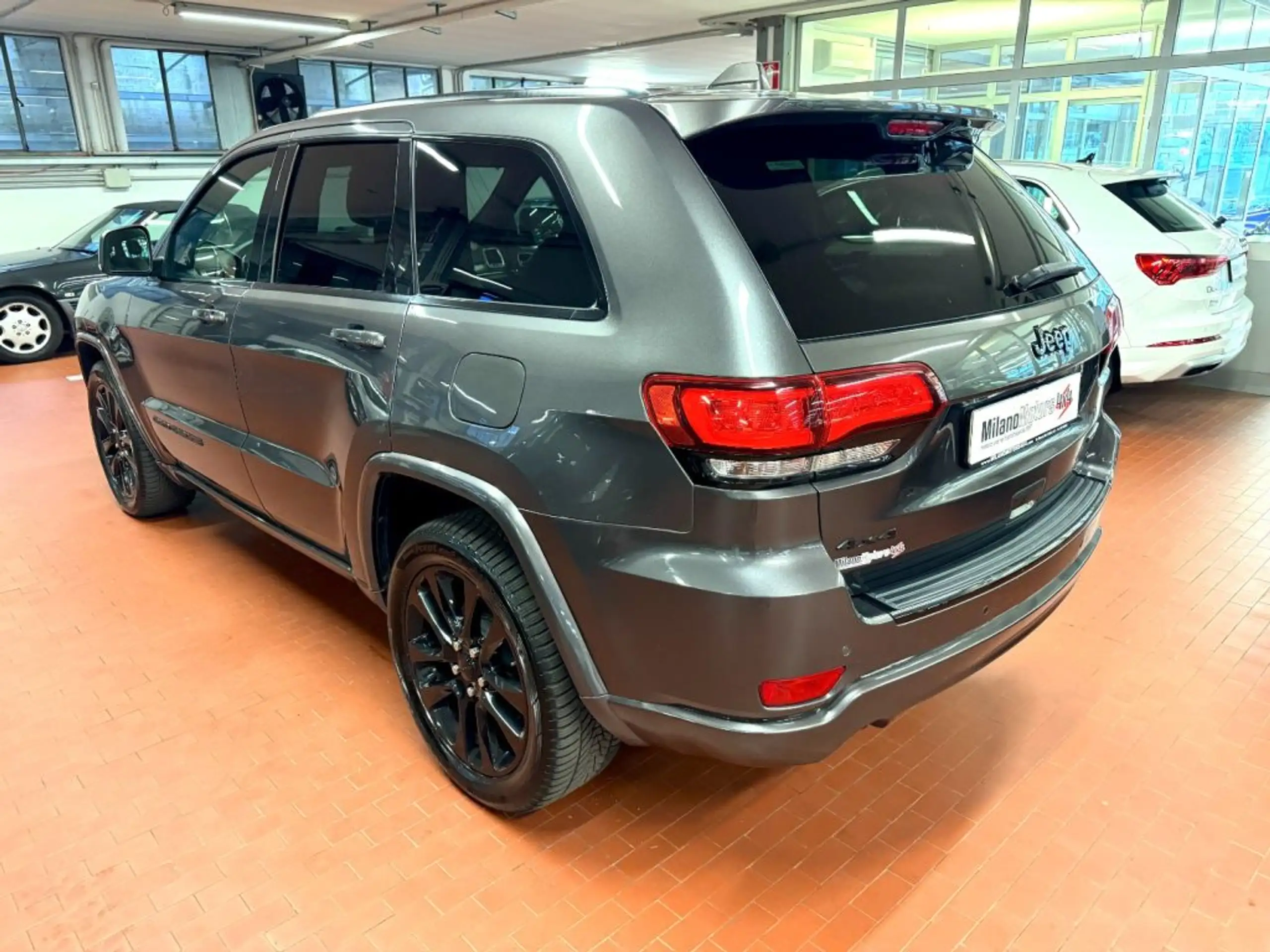 Jeep - Grand Cherokee