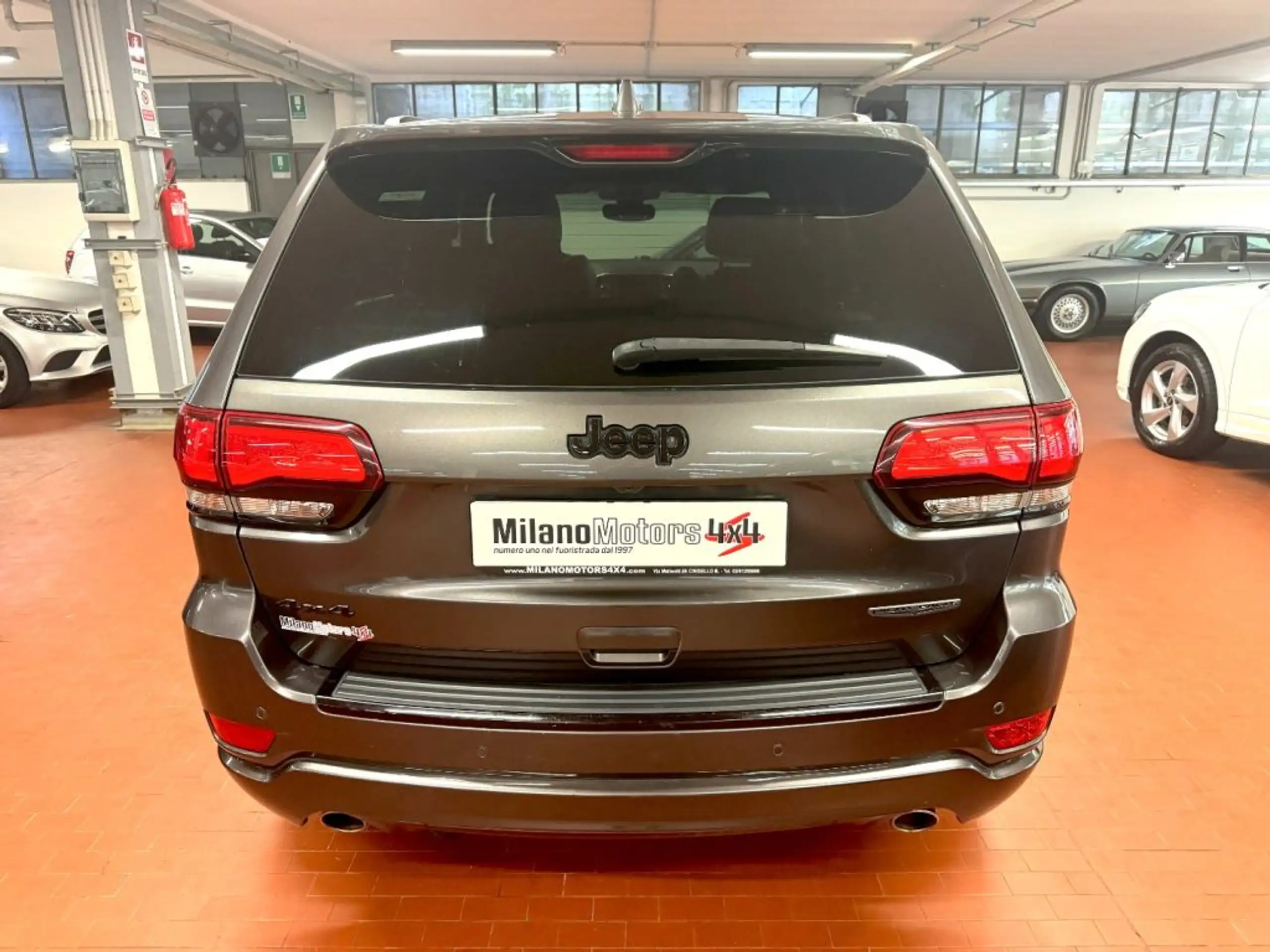 Jeep - Grand Cherokee