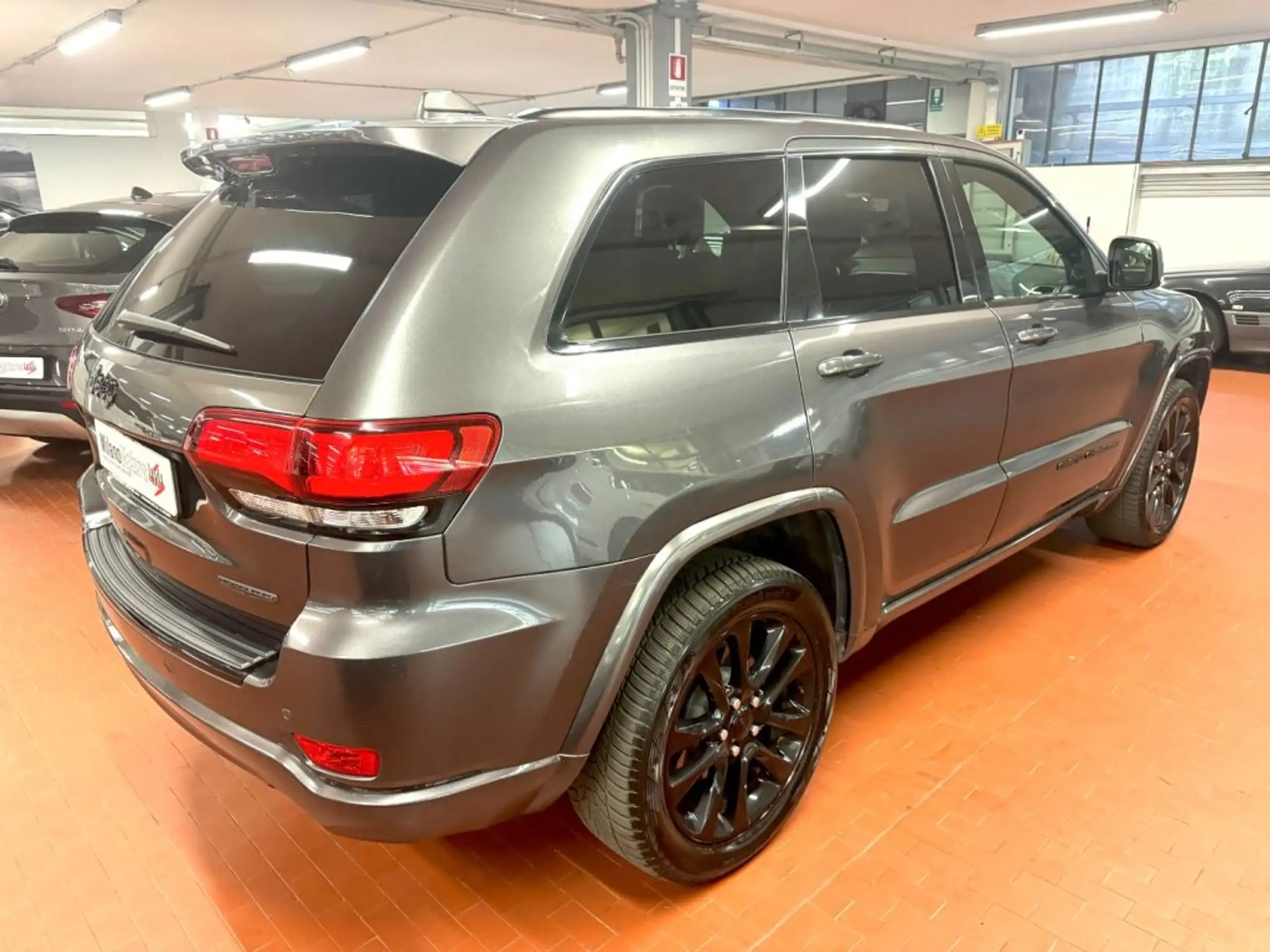 Jeep - Grand Cherokee