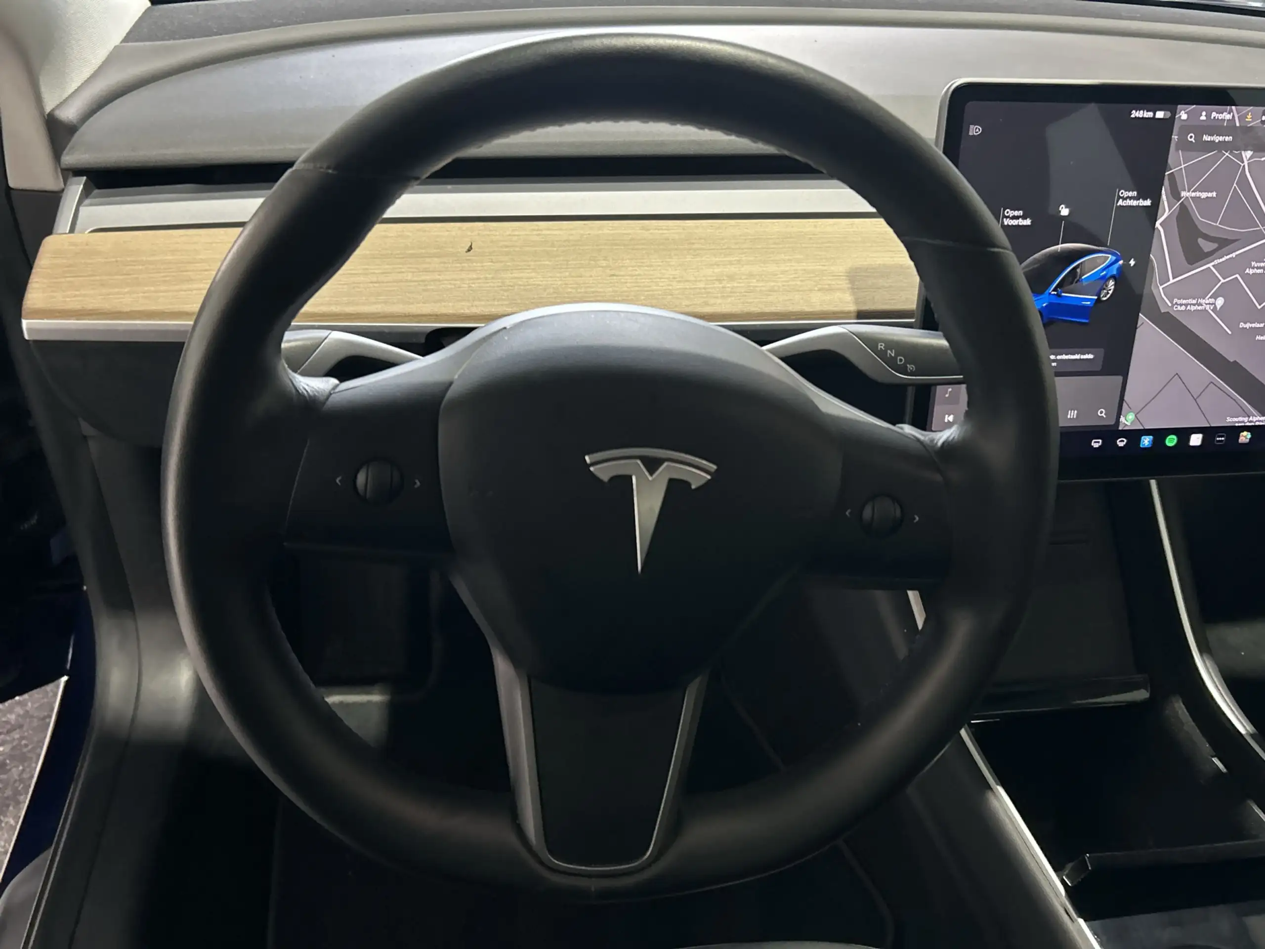 Tesla - Model 3