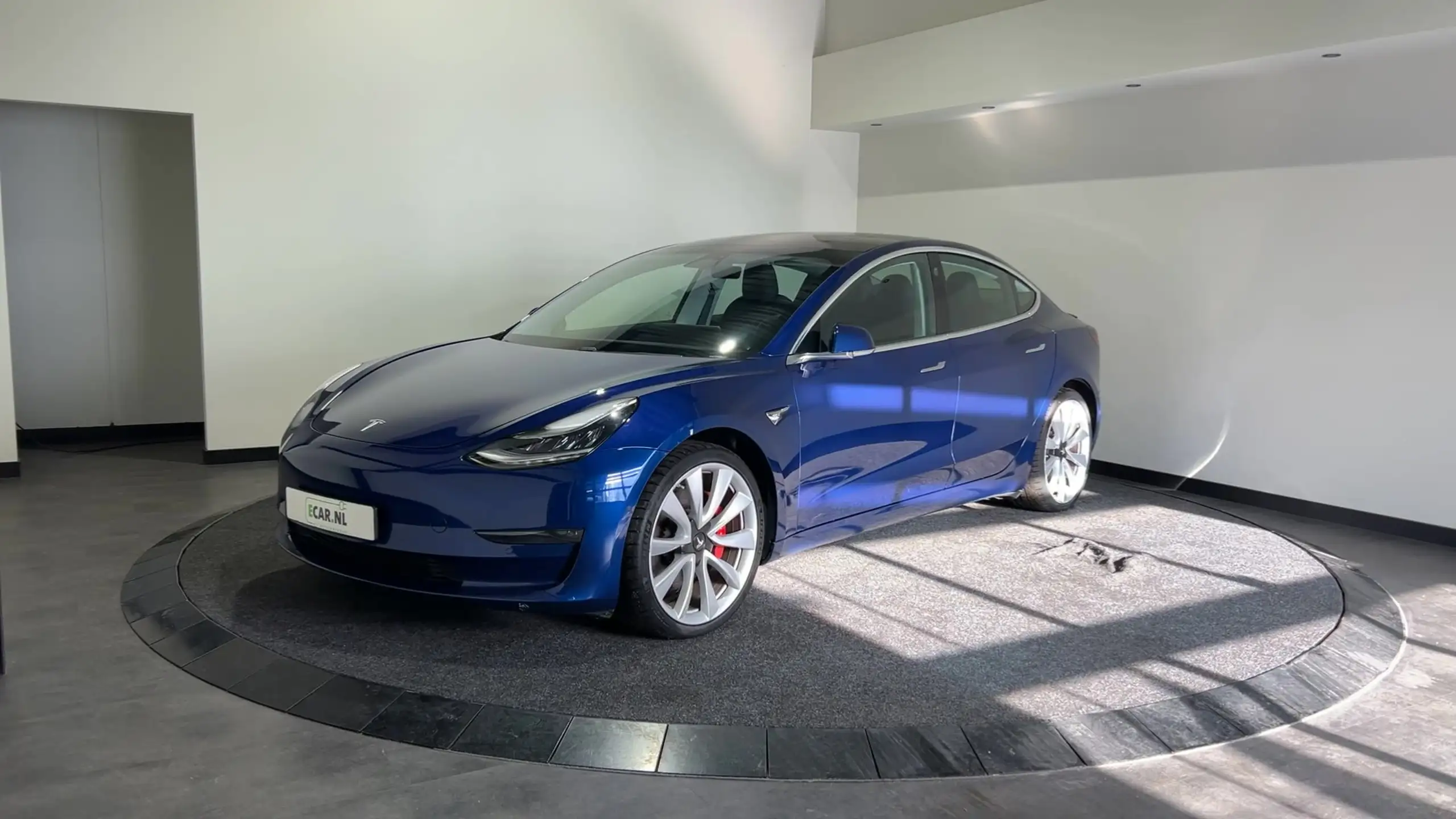 Tesla - Model 3