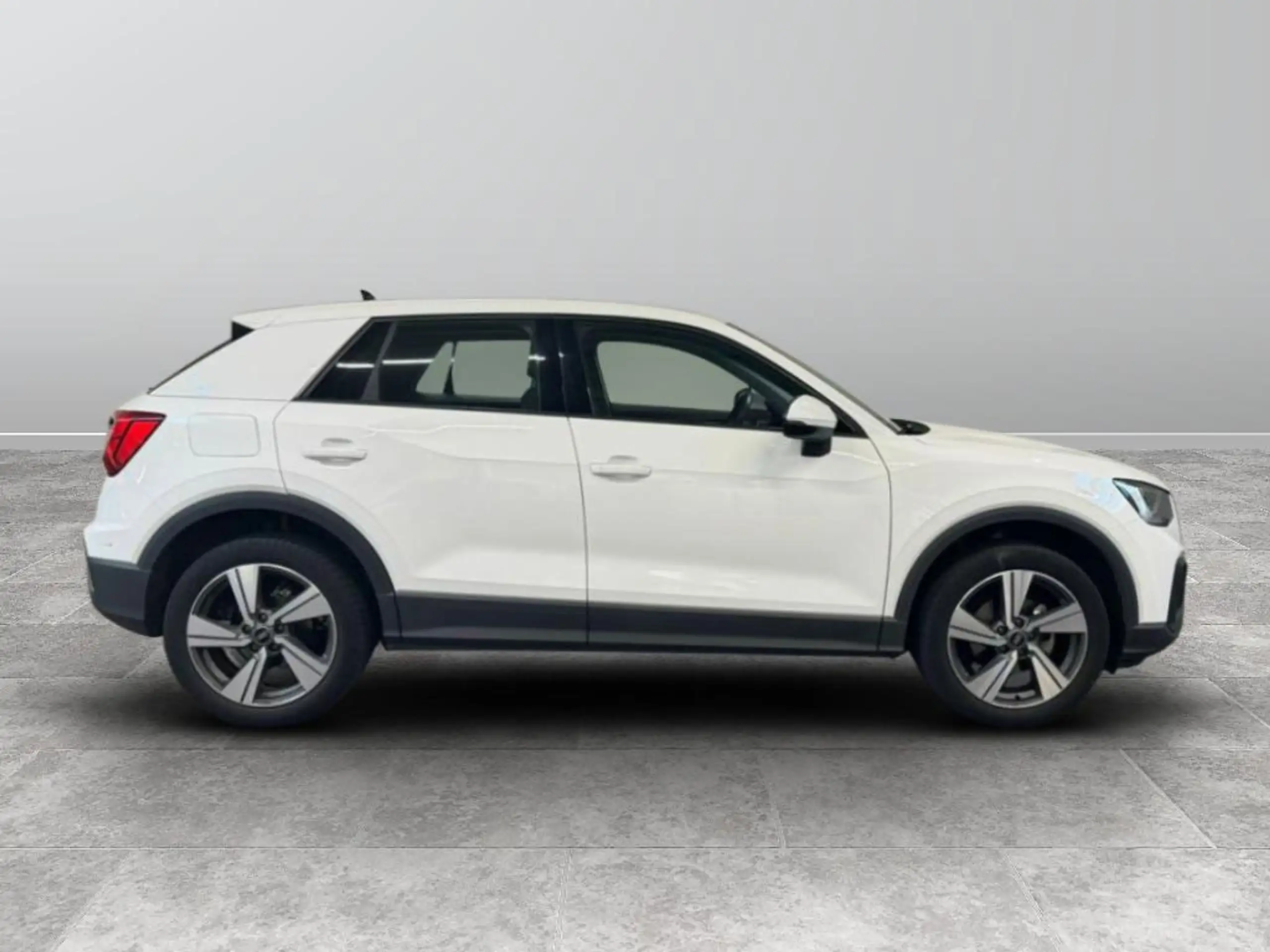 Audi - Q2