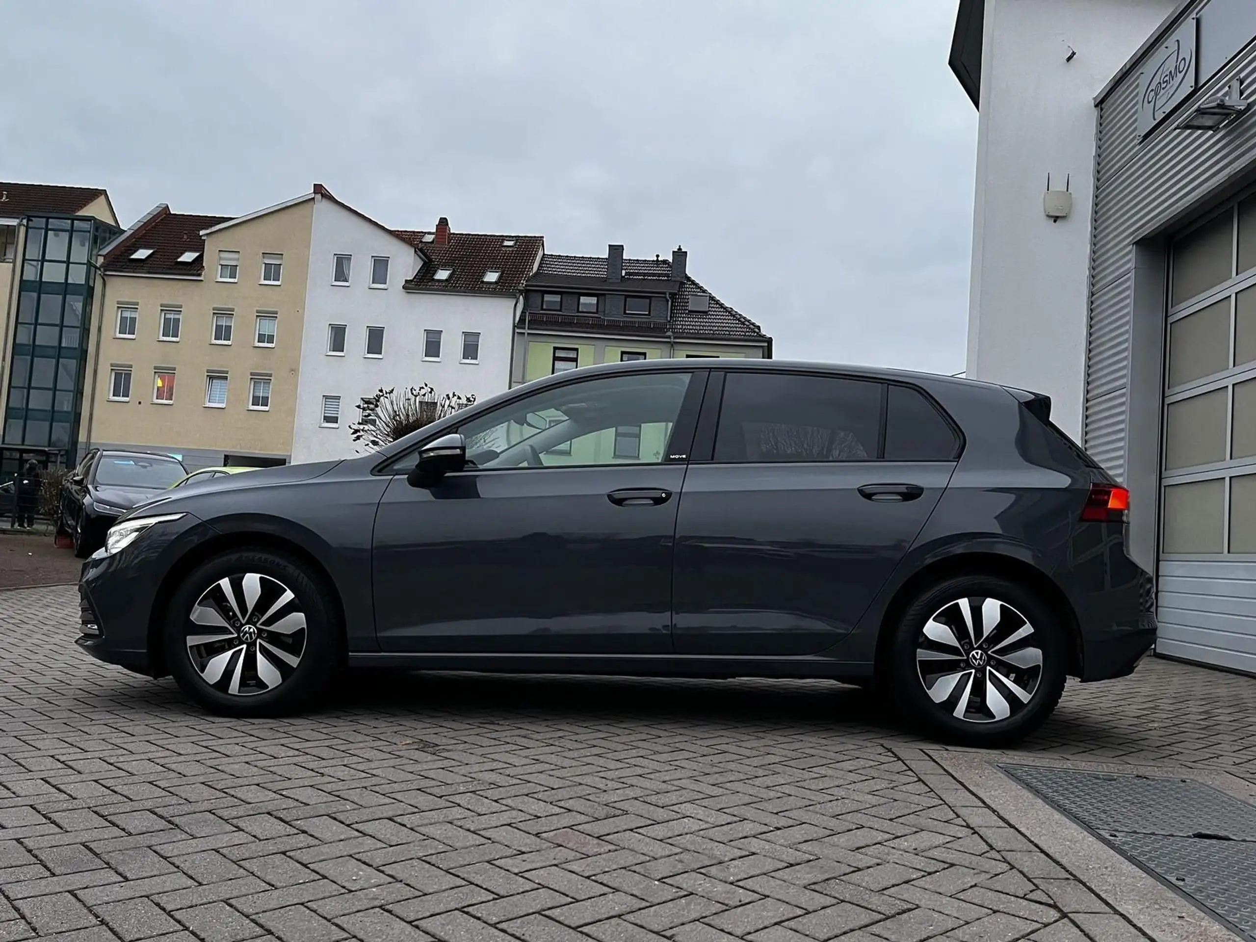 Volkswagen - Golf