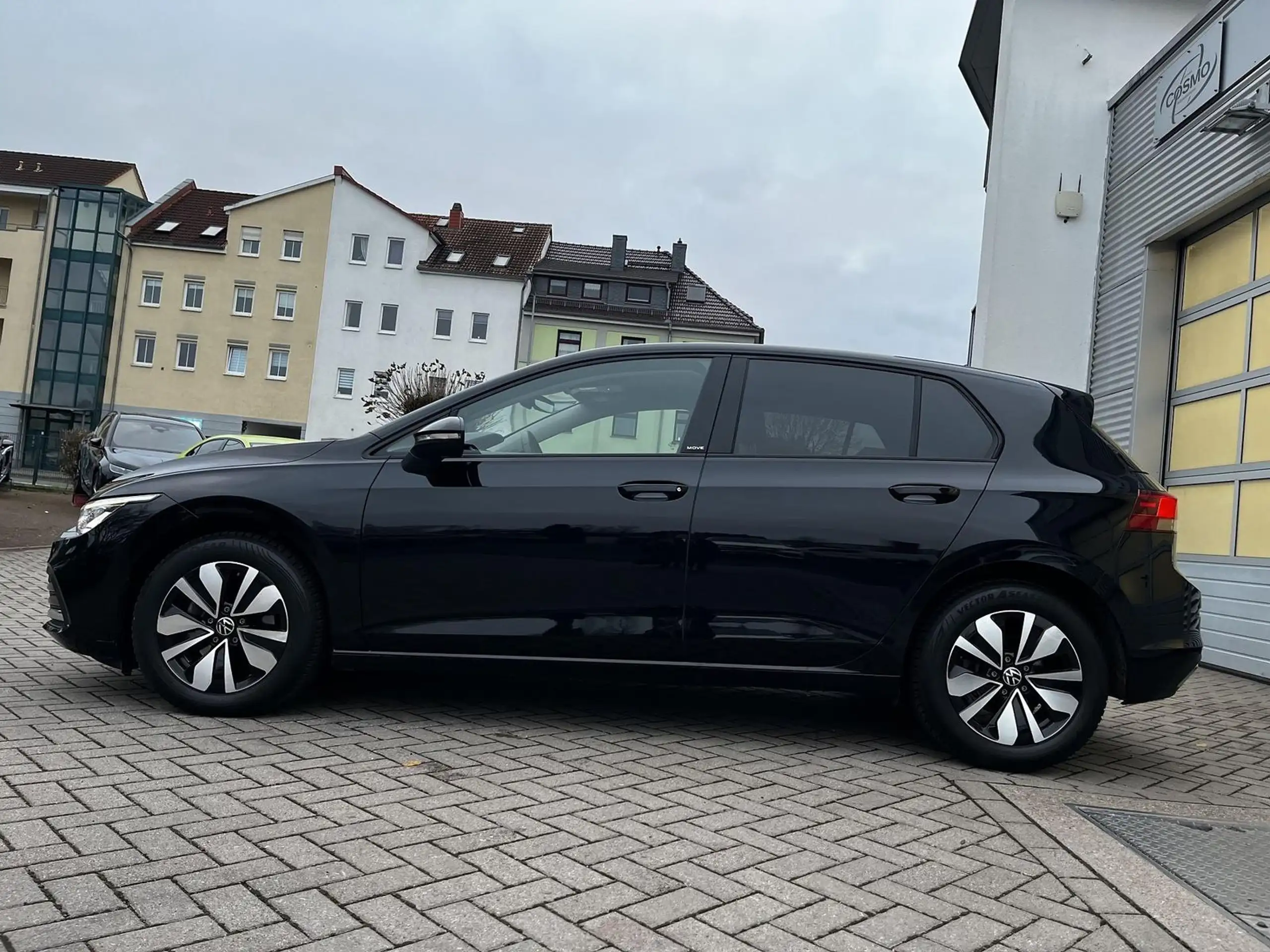 Volkswagen - Golf