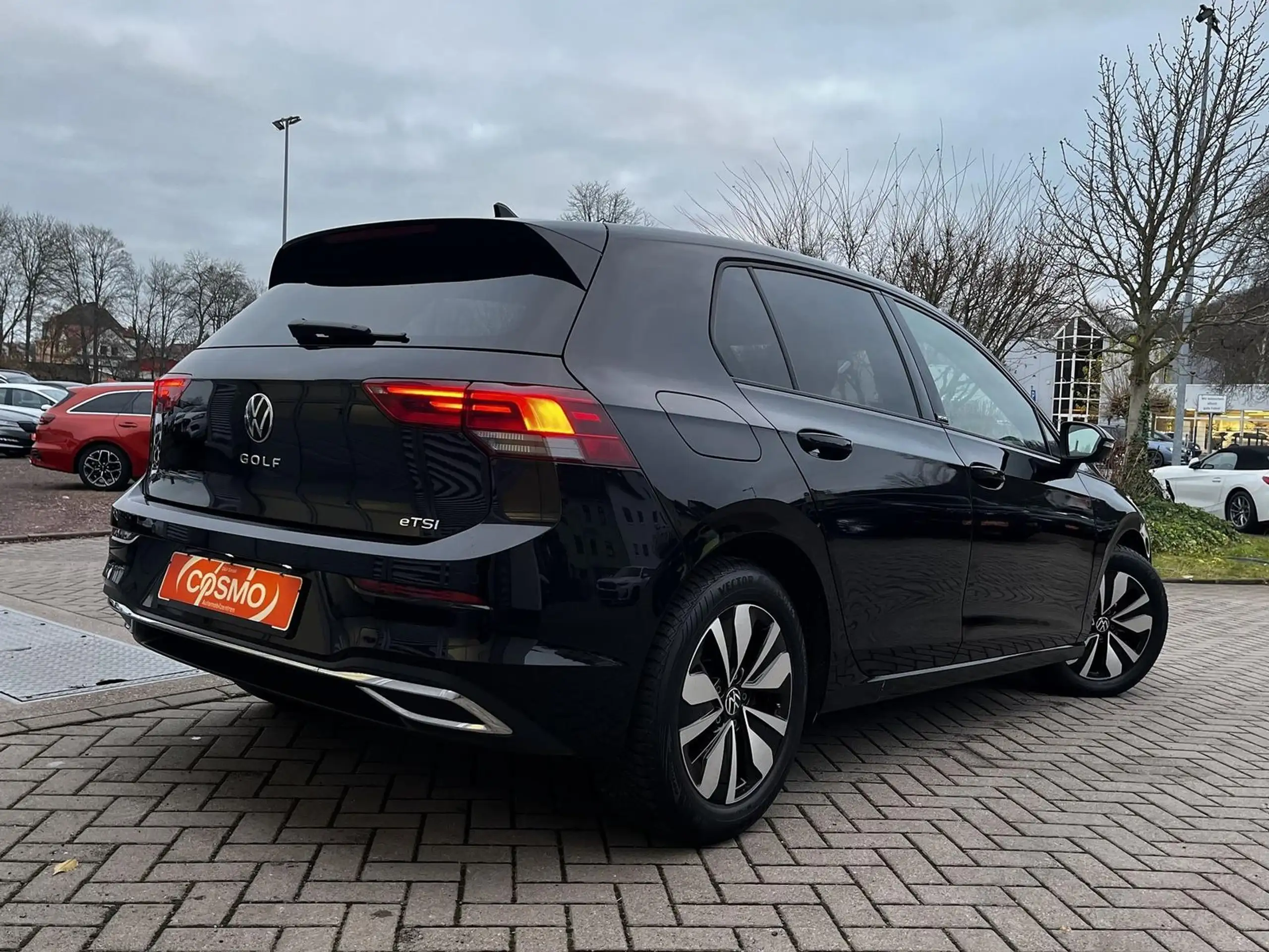 Volkswagen - Golf