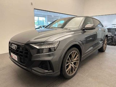 Audi - Q8