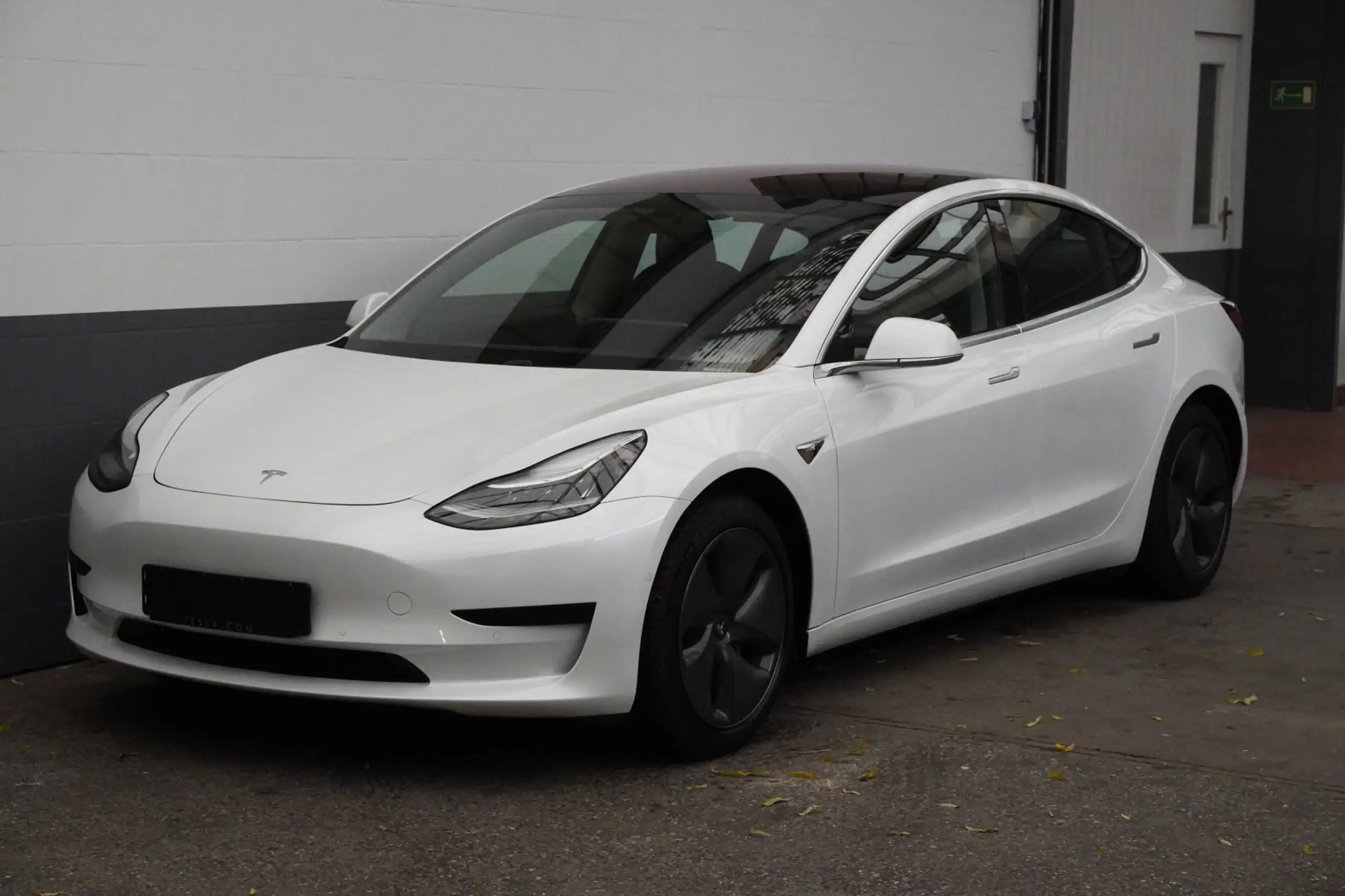 Tesla - Model 3